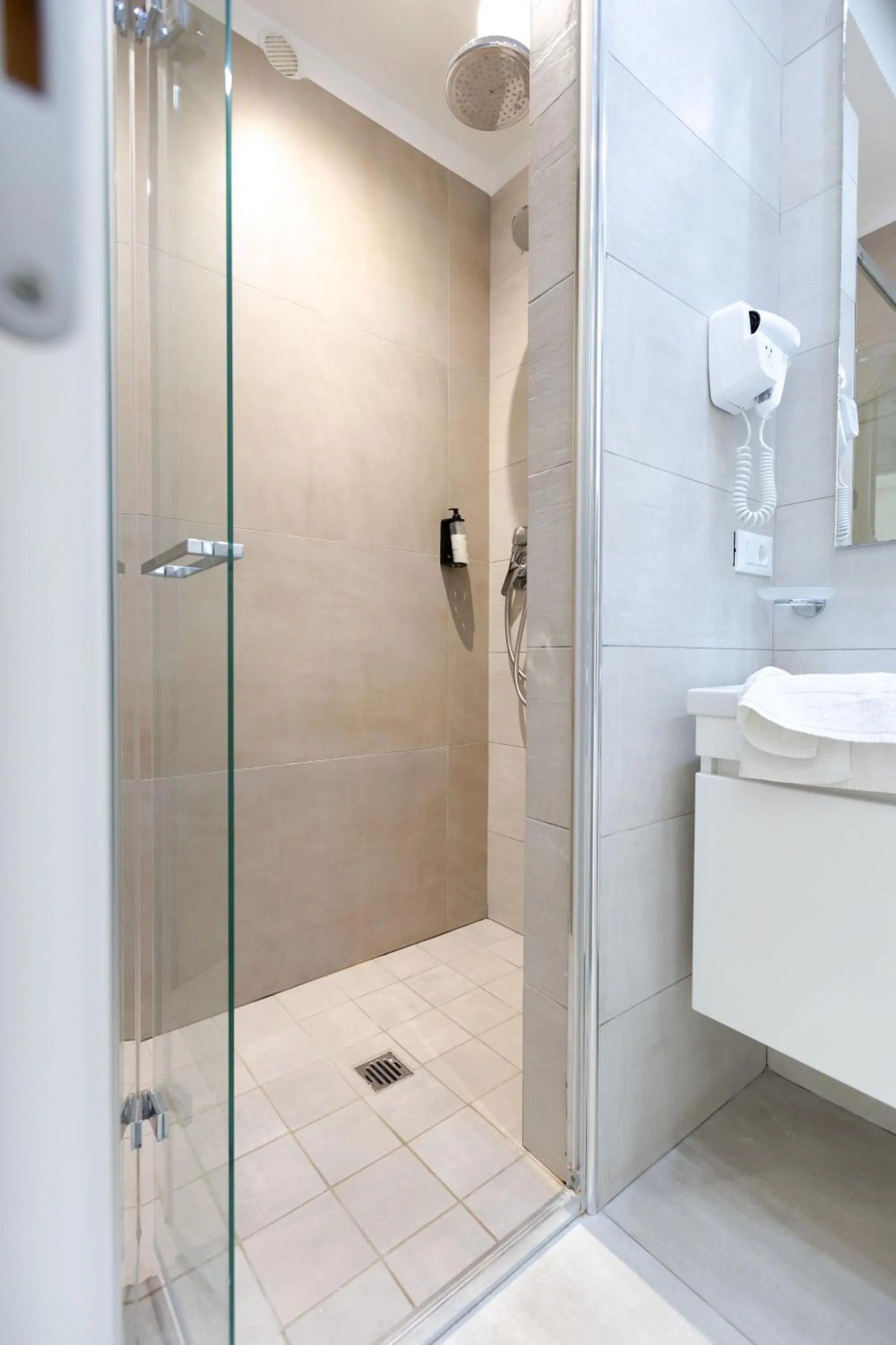 Shower in White 1903 - Rooftop Pool & Luxury Rooms