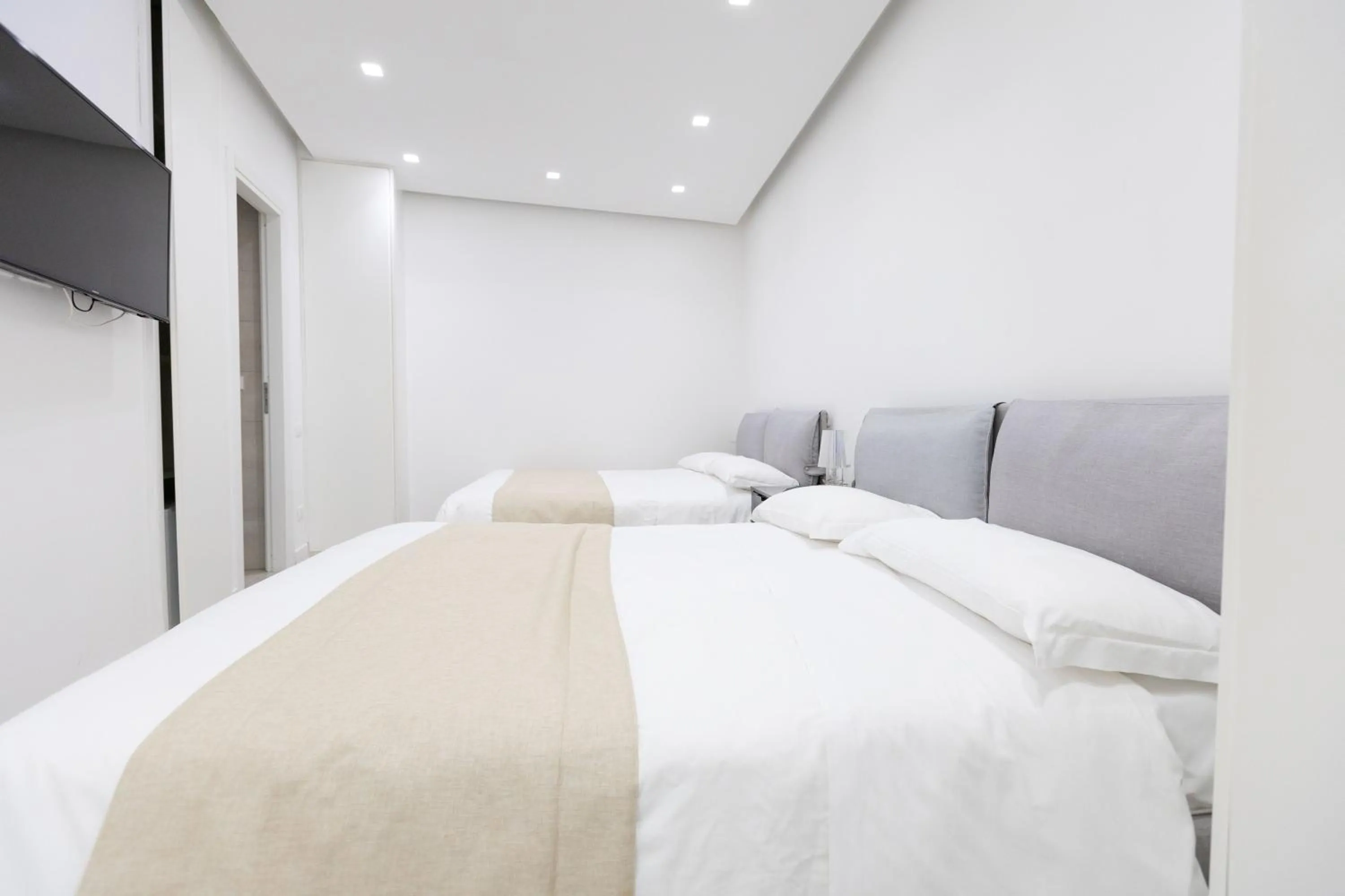 Photo of the whole room, Bed in White 1903 - Rooftop Pool & Luxury Rooms