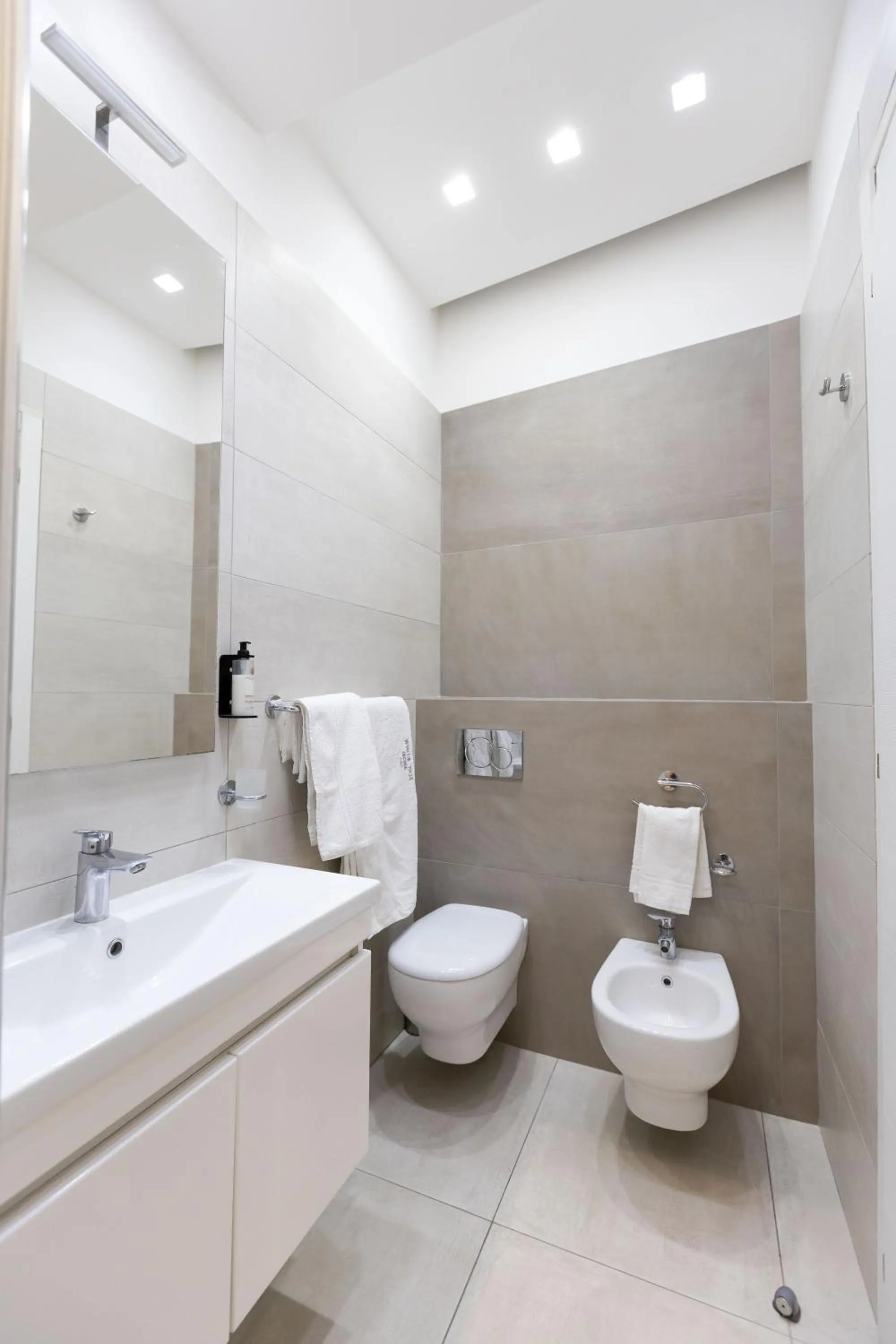 Bathroom in White 1903 - Rooftop Pool & Luxury Rooms