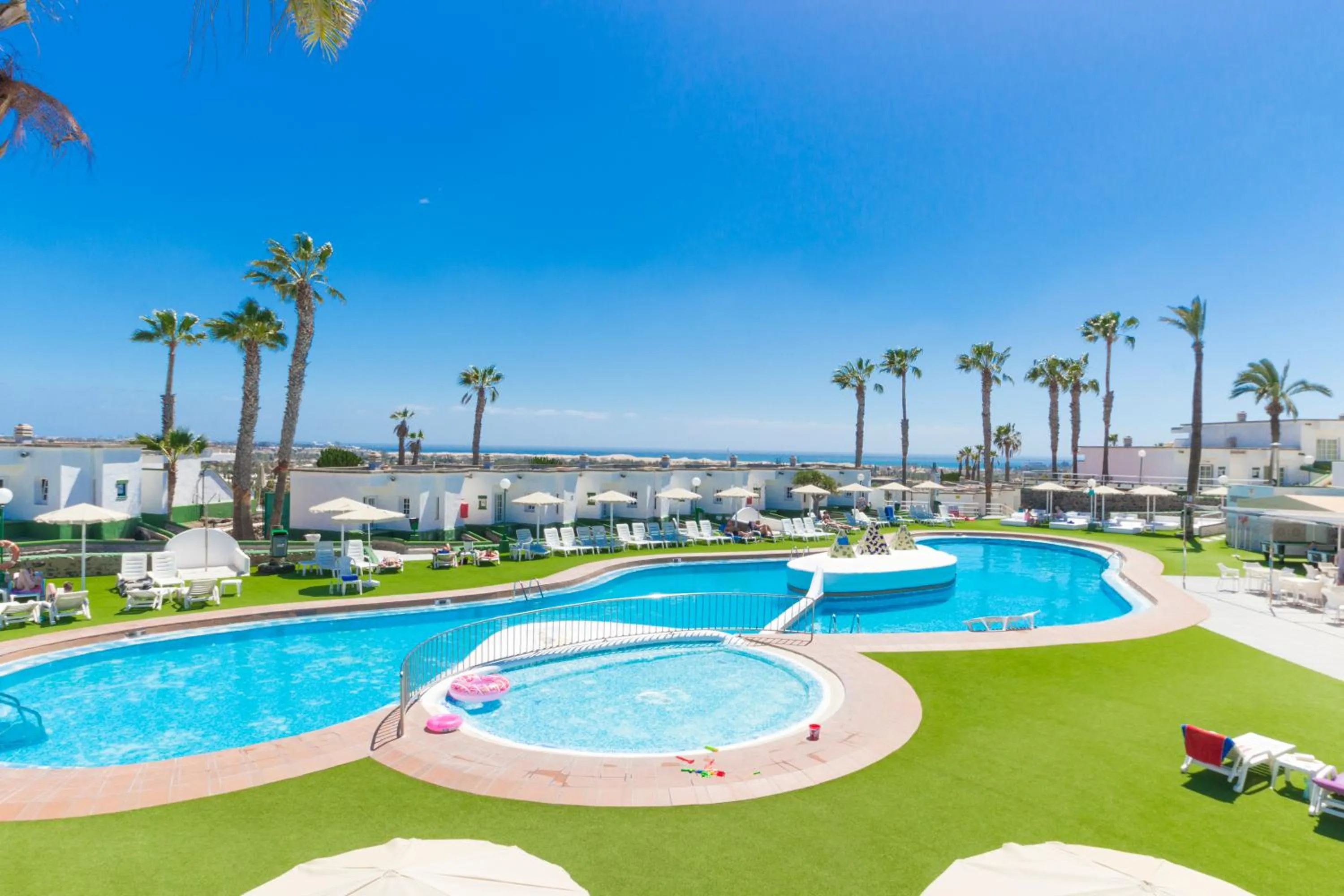 Swimming pool in Vista Oasis