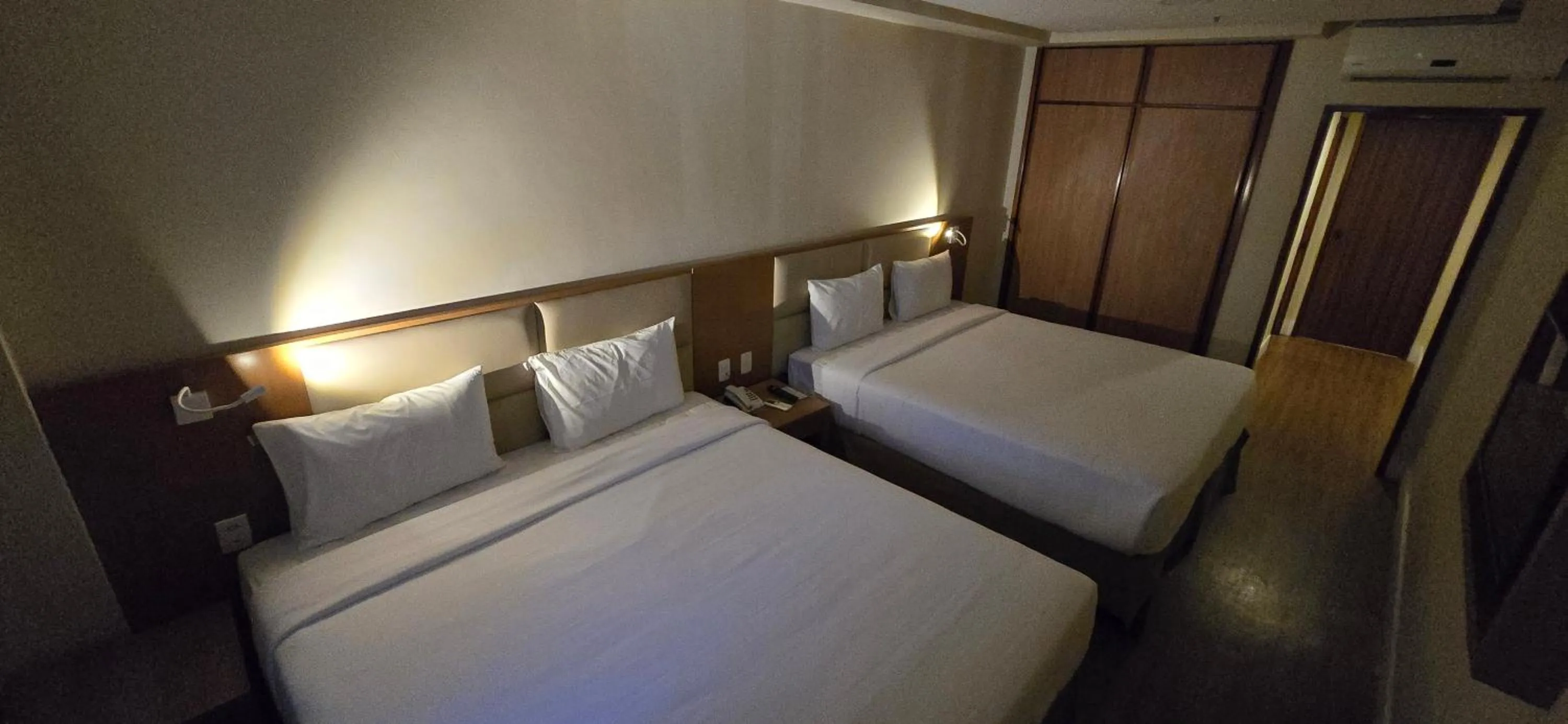 Bed in Mirador Rio Copacabana Hotel