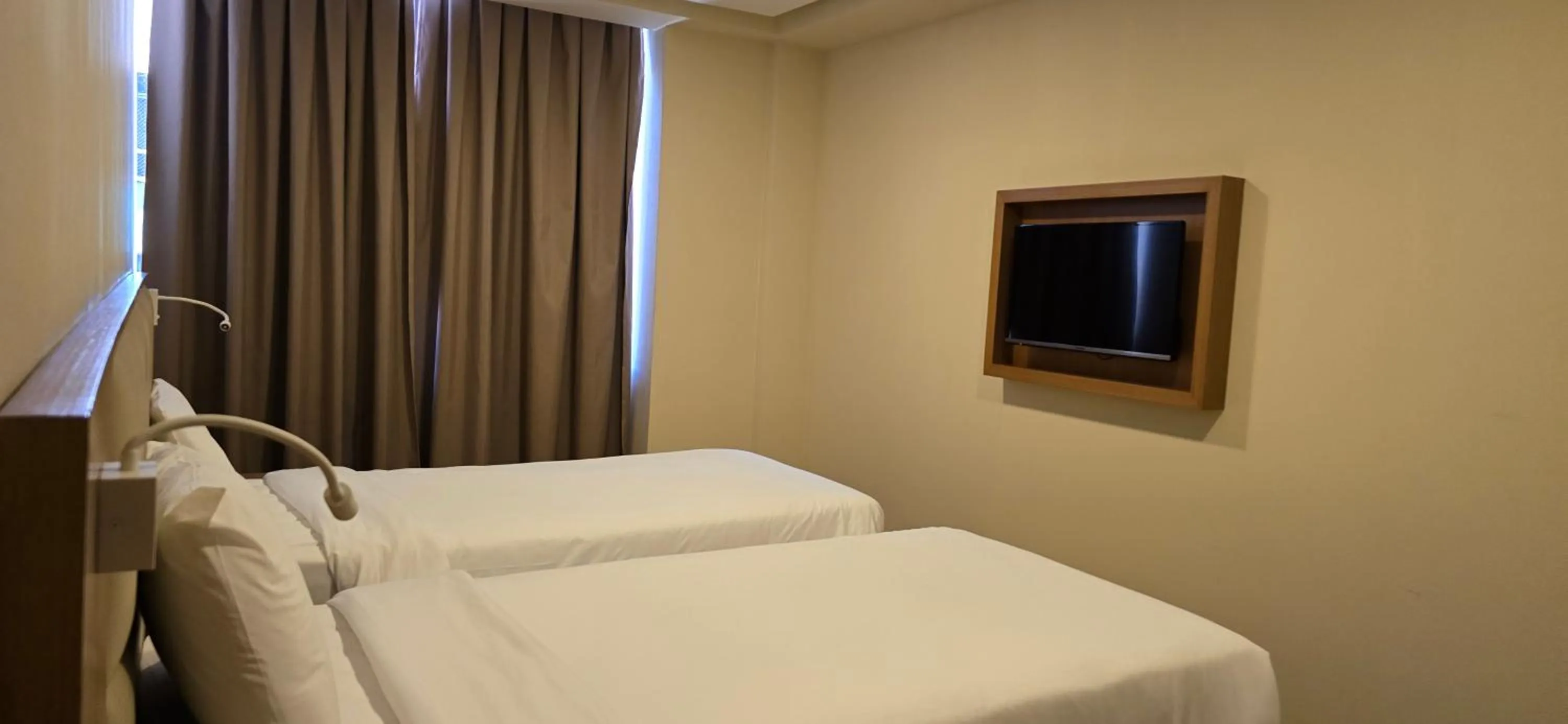 Bed in Mirador Rio Copacabana Hotel