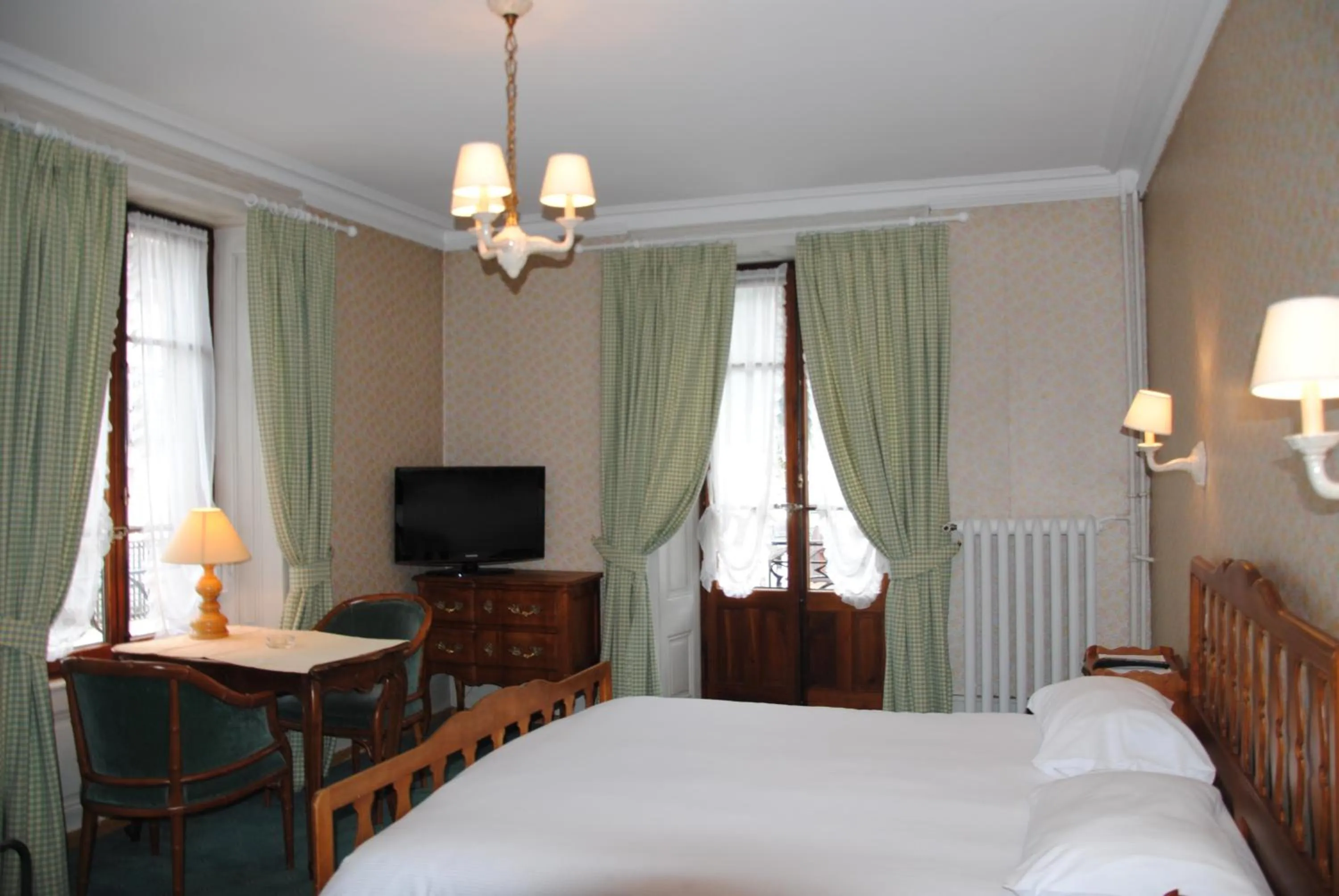 Bedroom in Hôtel Richemond