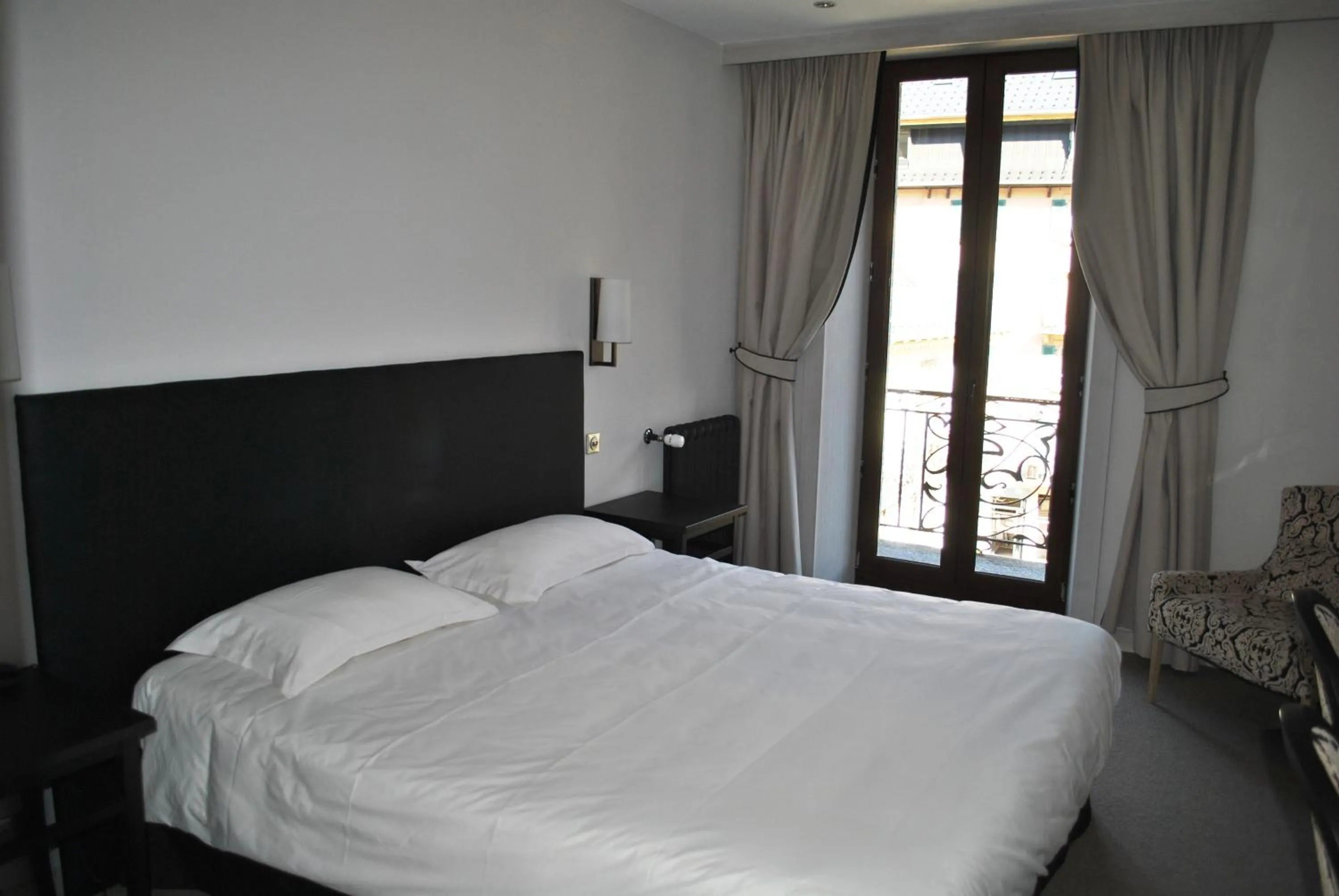 Bedroom in Hôtel Richemond