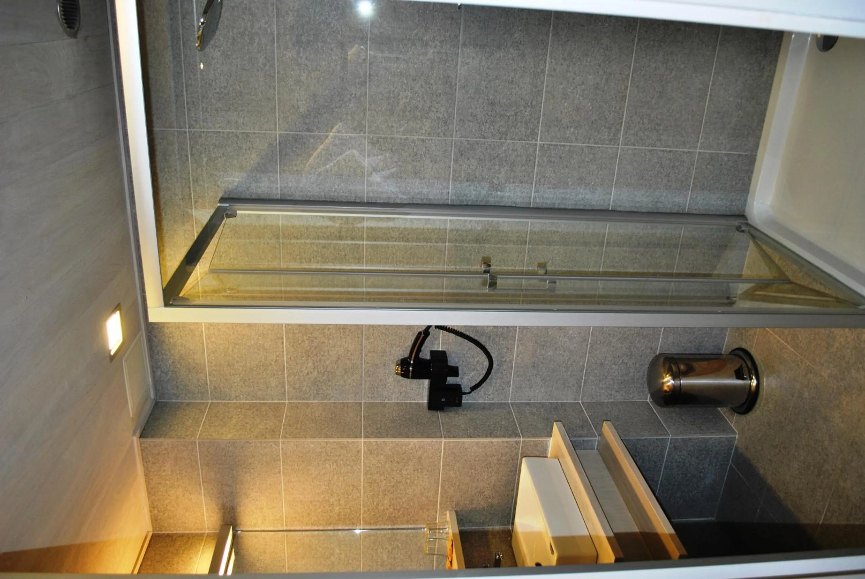 Bathroom in Hôtel Richemond