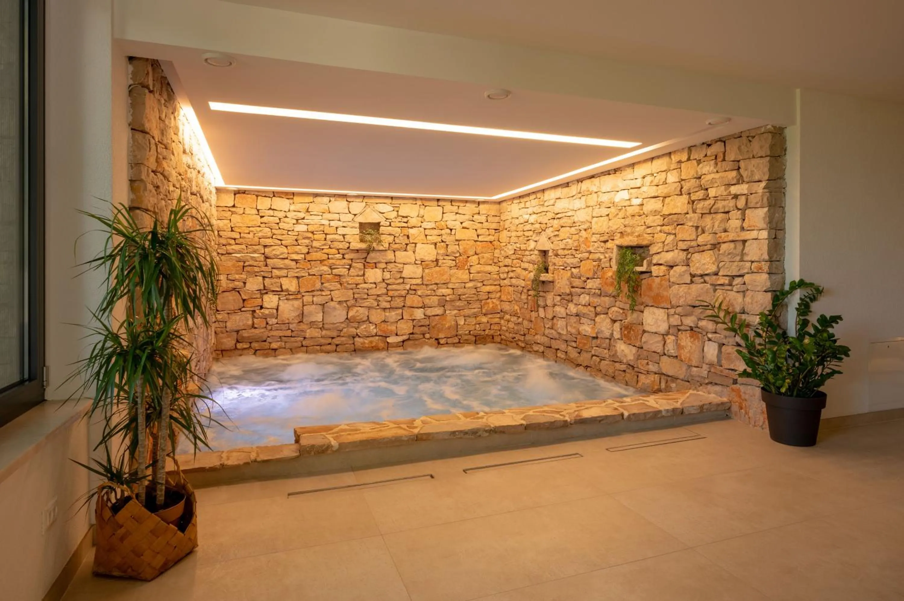 Hot Tub in Nono Ban Boutique Hotel & Villas