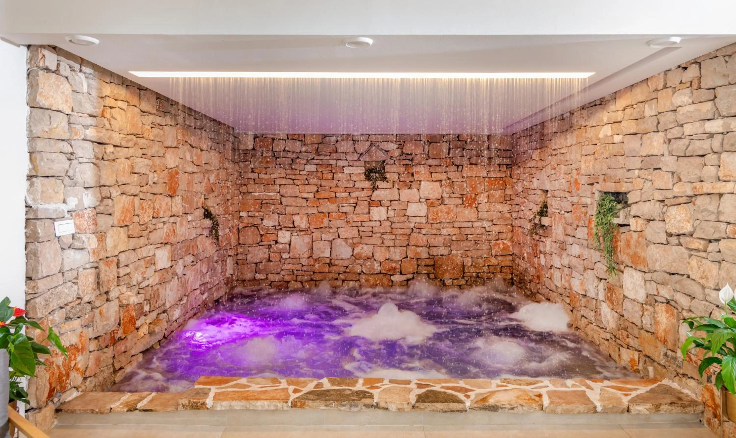 Hot Tub in Nono Ban Boutique Hotel & Villas