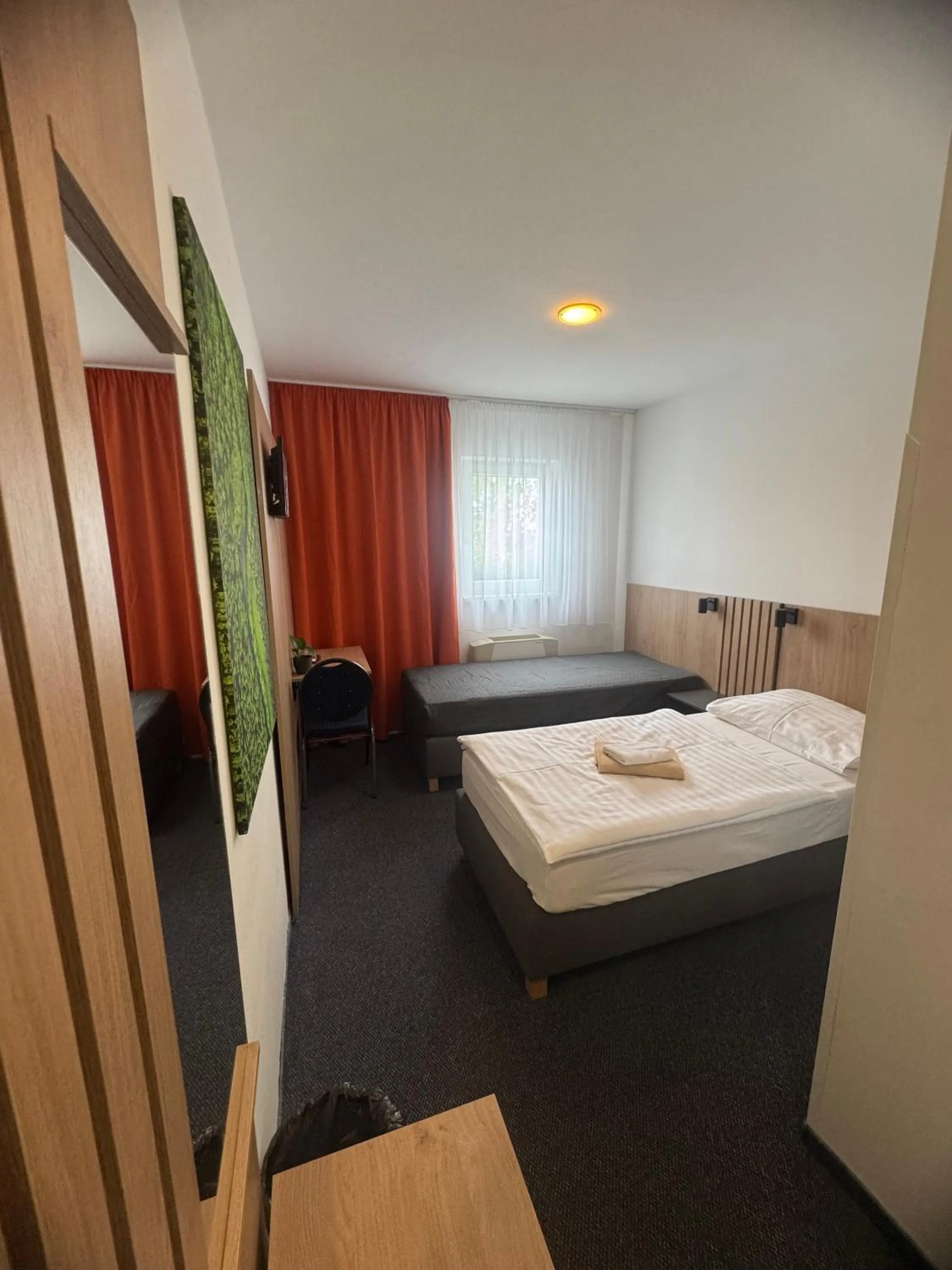 Photo of the whole room, Bed in Hotel Remy