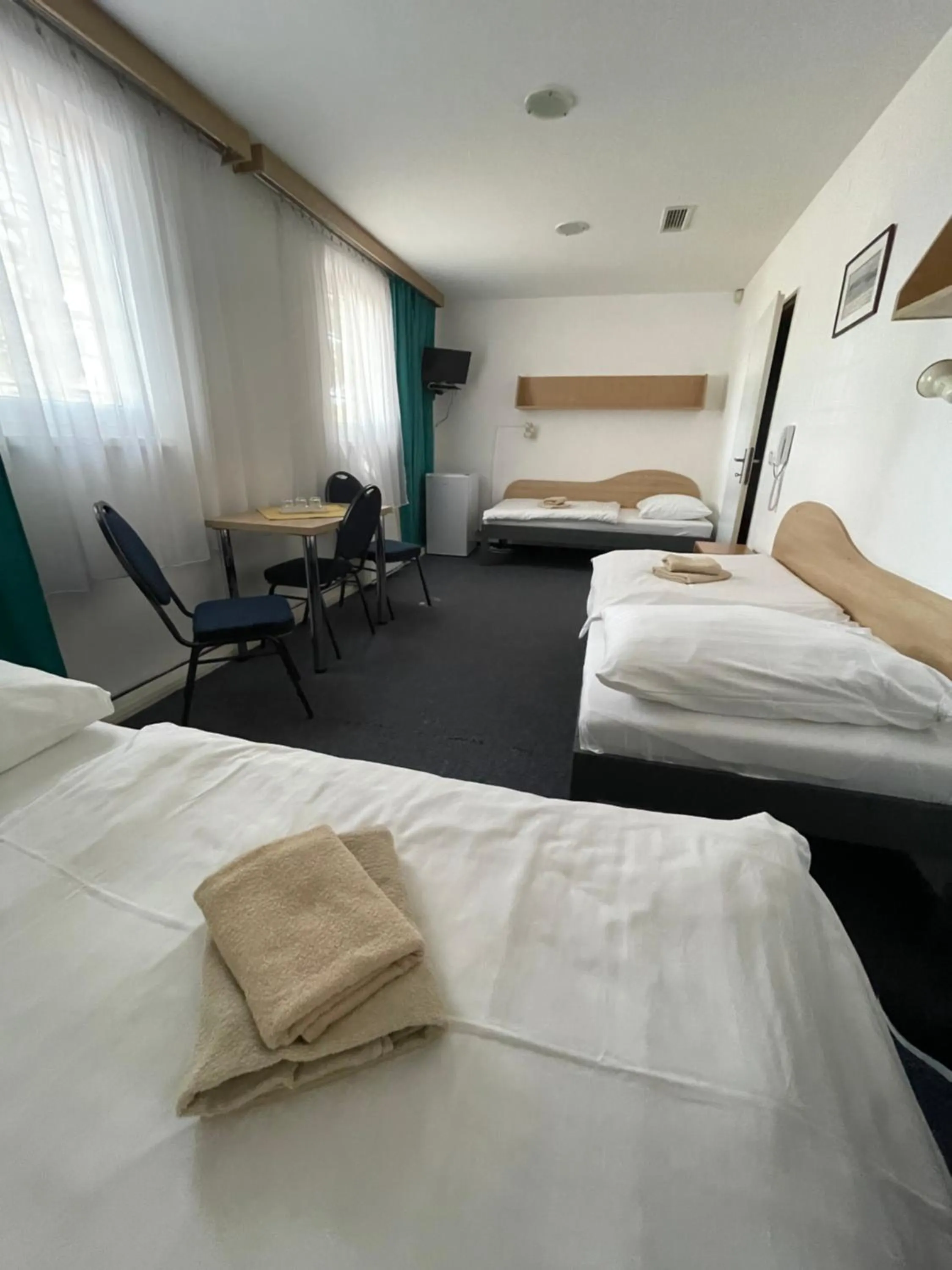 Photo of the whole room, Bed in Hotel Remy