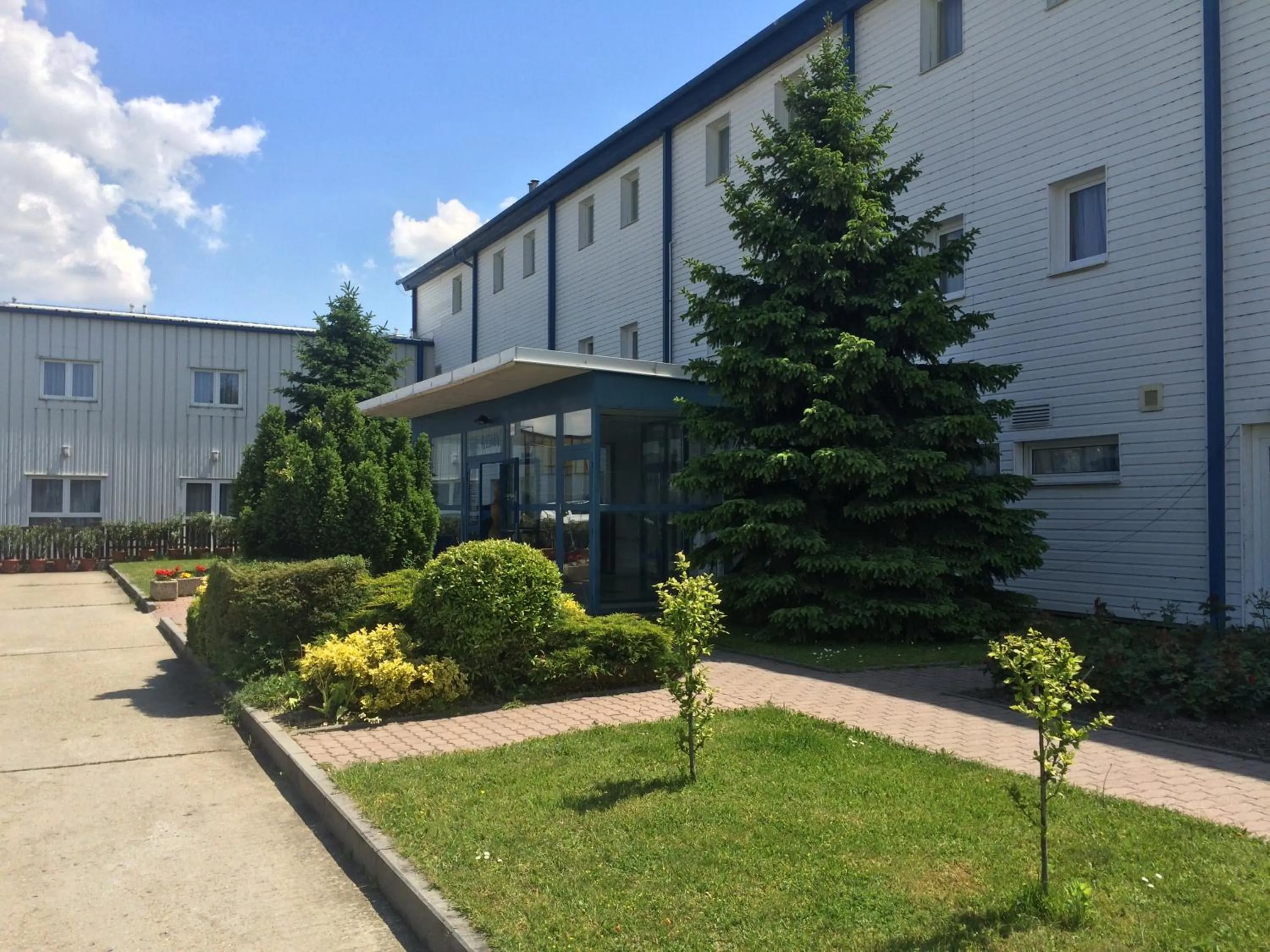 Property building in Hotel Remy