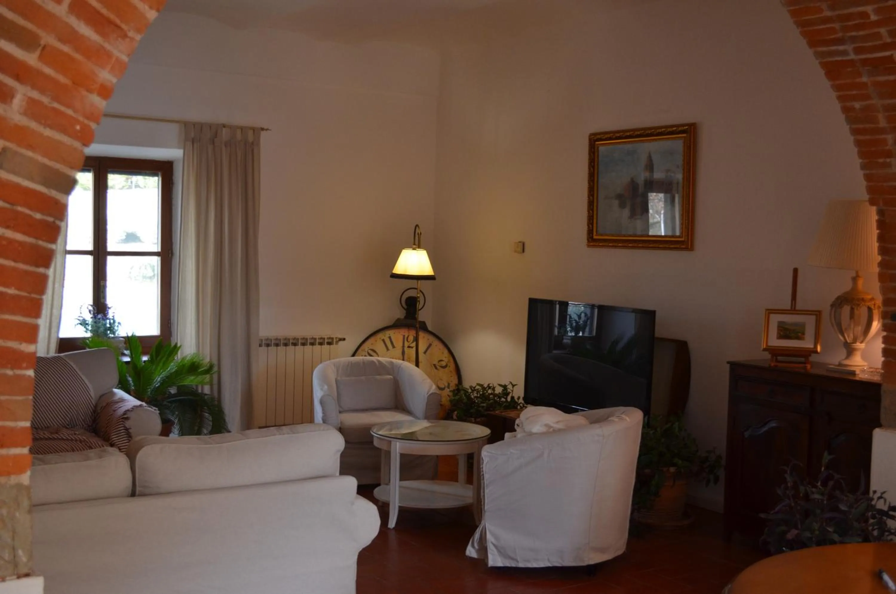 Communal lounge/ TV room in Villa Schiatti