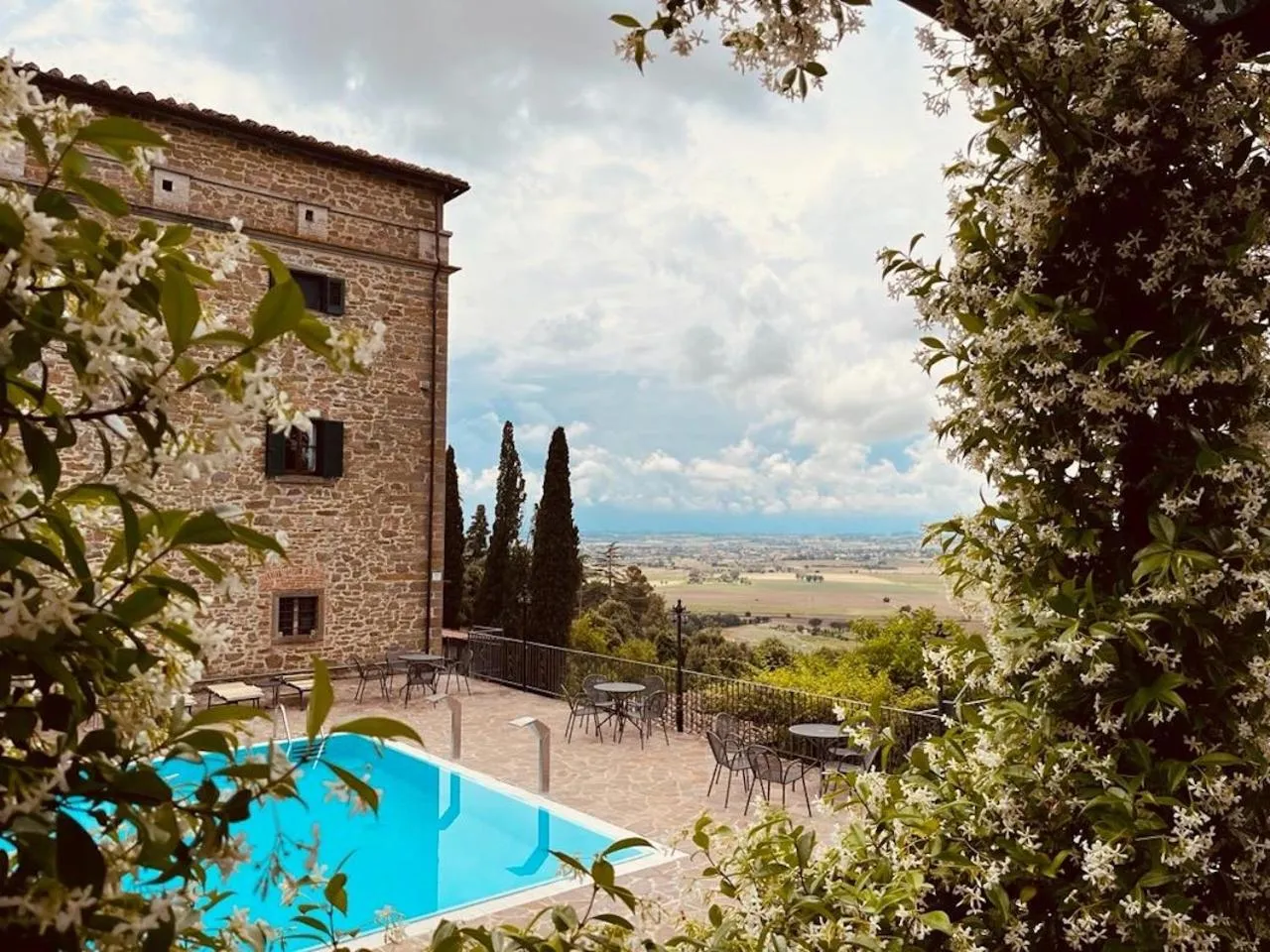 Pool view in Villa Schiatti
