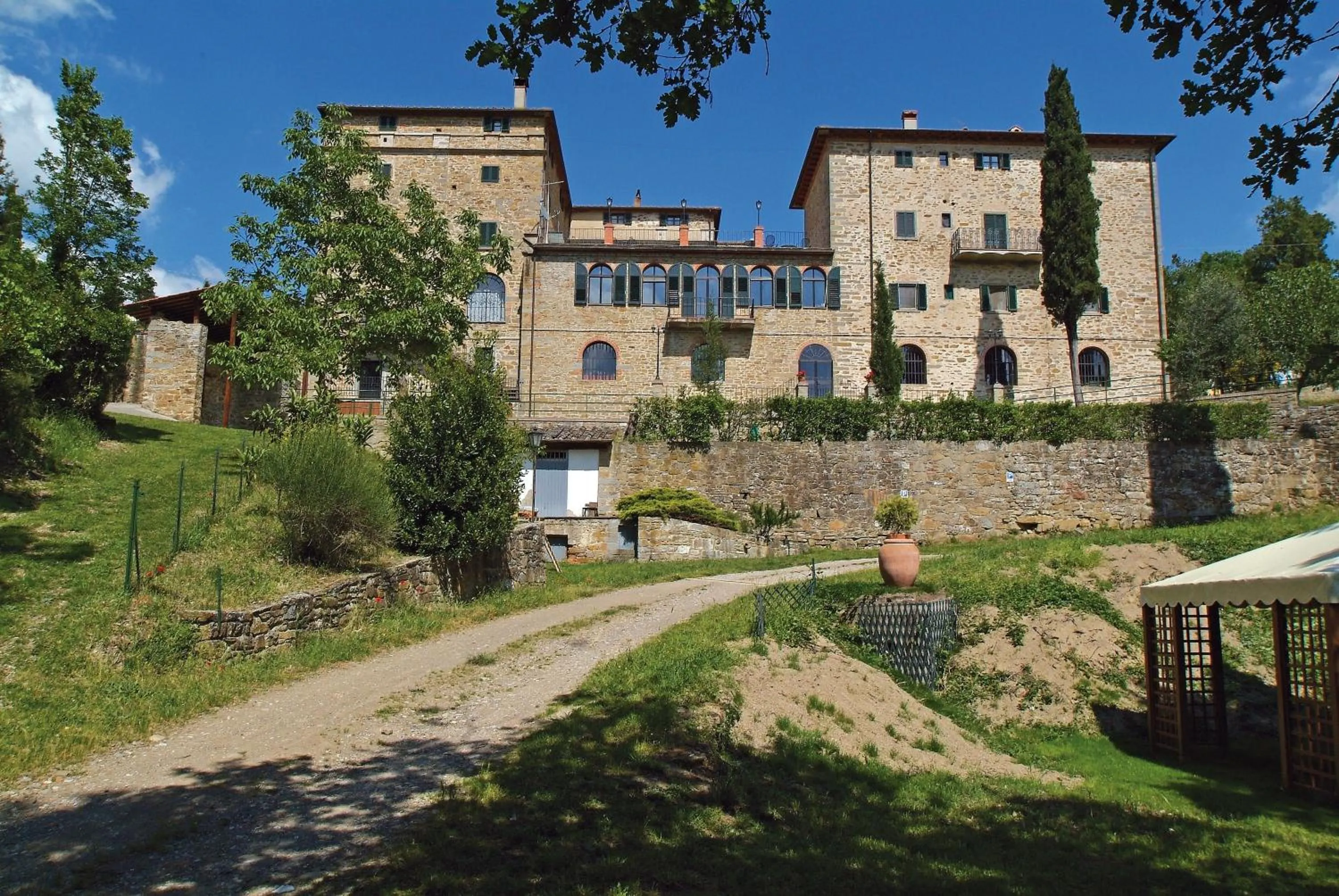 Property building in Villa Schiatti