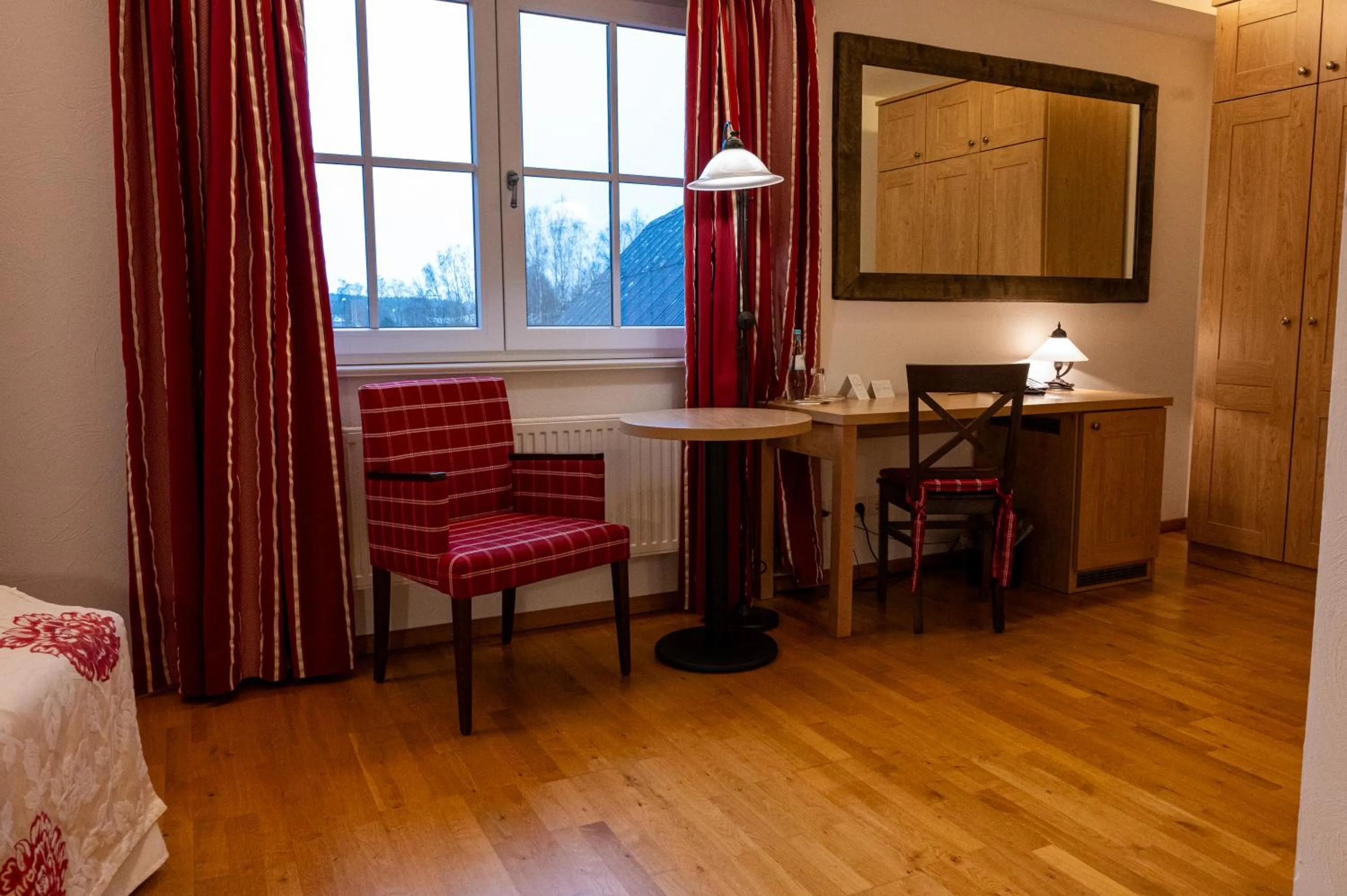 Photo of the whole room in Landhotel Jann Hinsch Hof