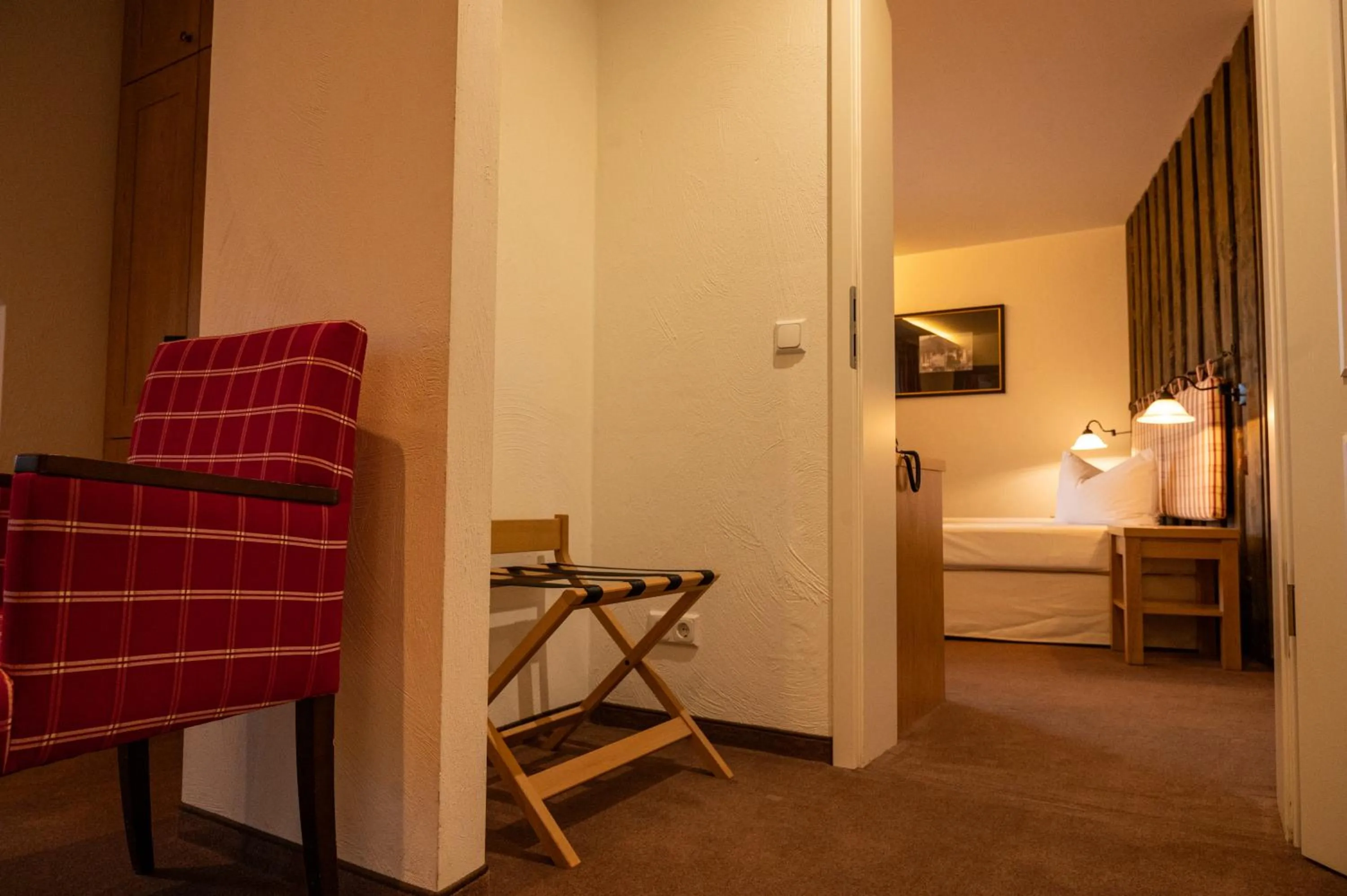 Photo of the whole room, Bed in Landhotel Jann Hinsch Hof