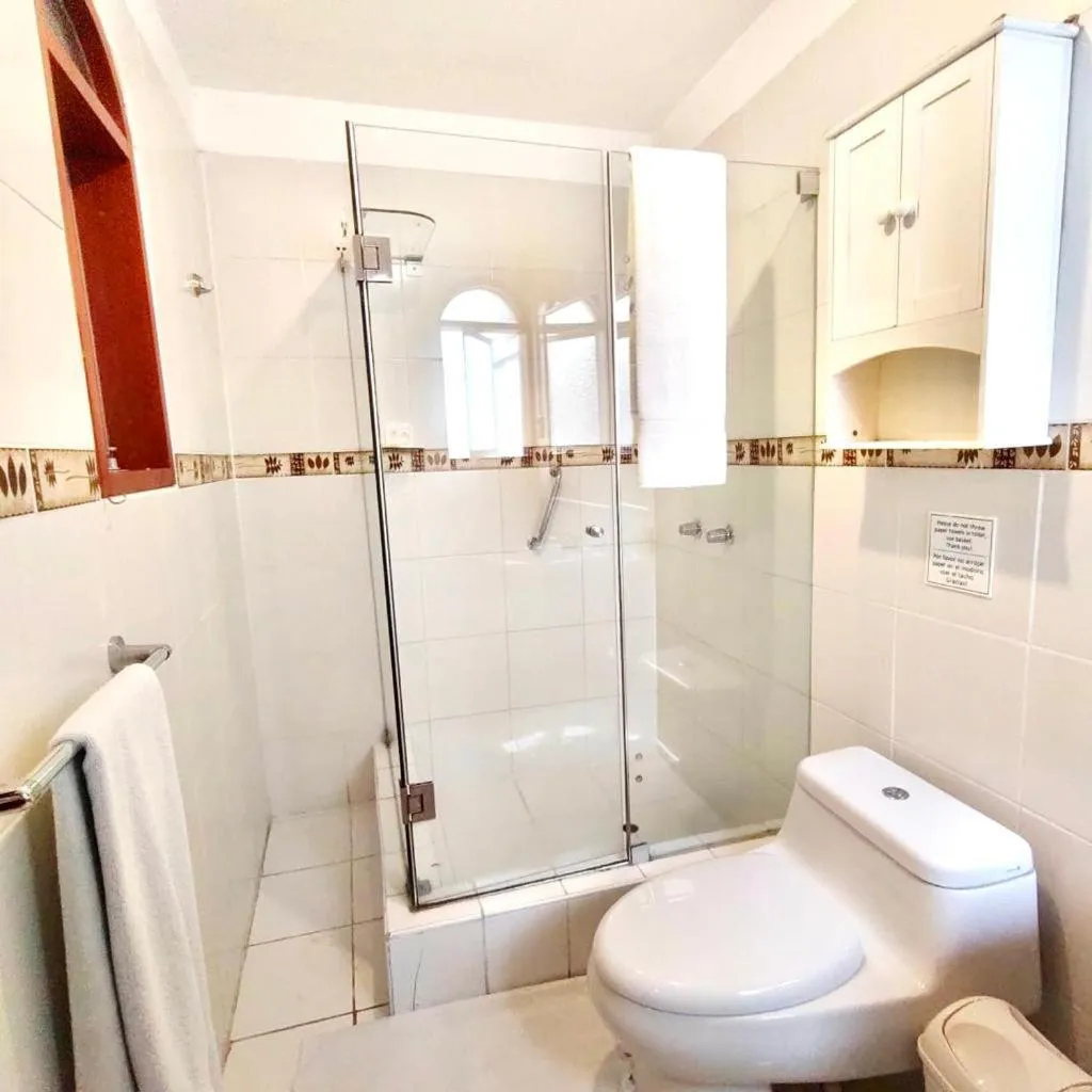 Shower in Casa Bella Boutique Hotel San Isidro