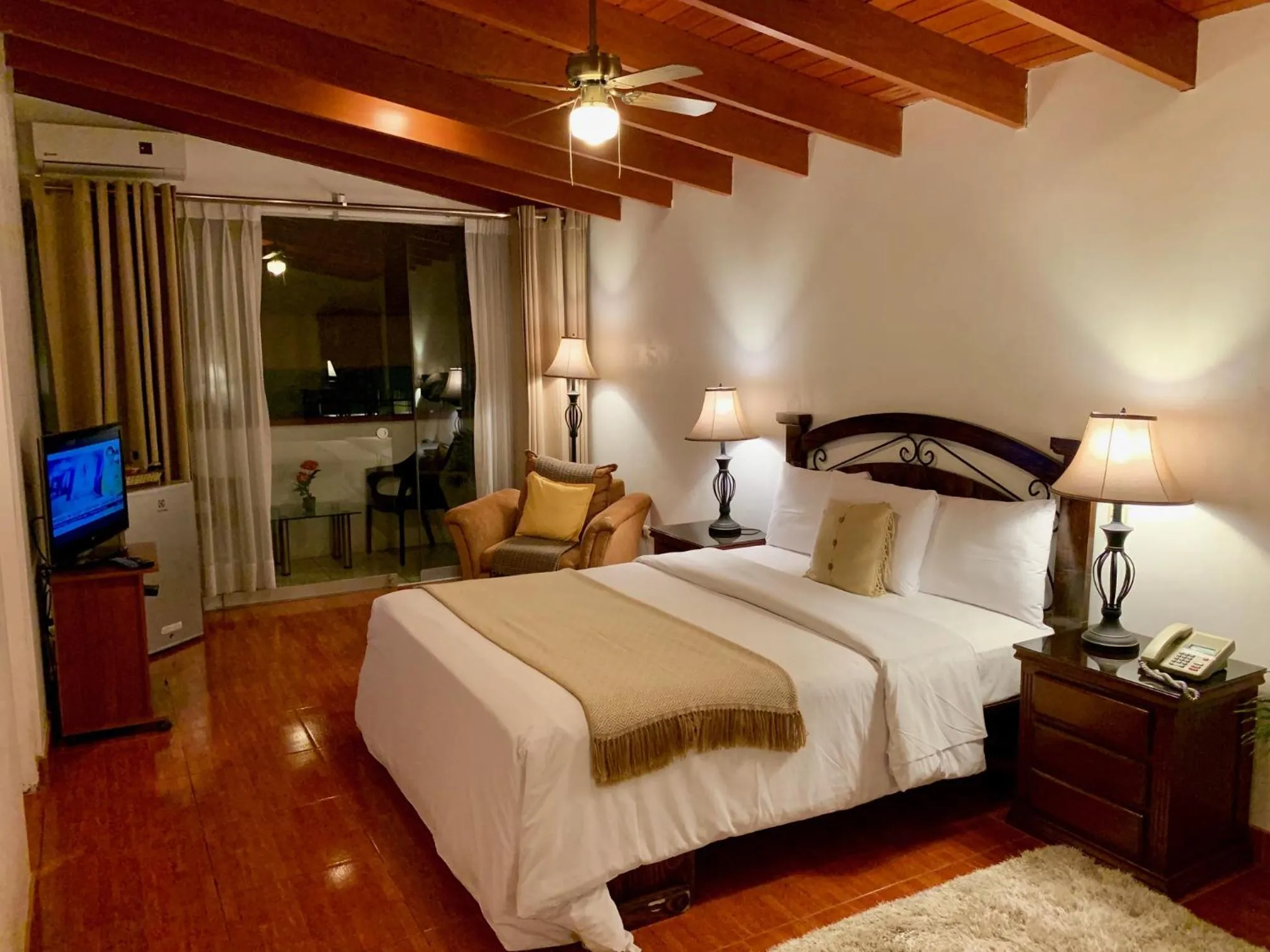 Bed in Casa Bella Boutique Hotel San Isidro