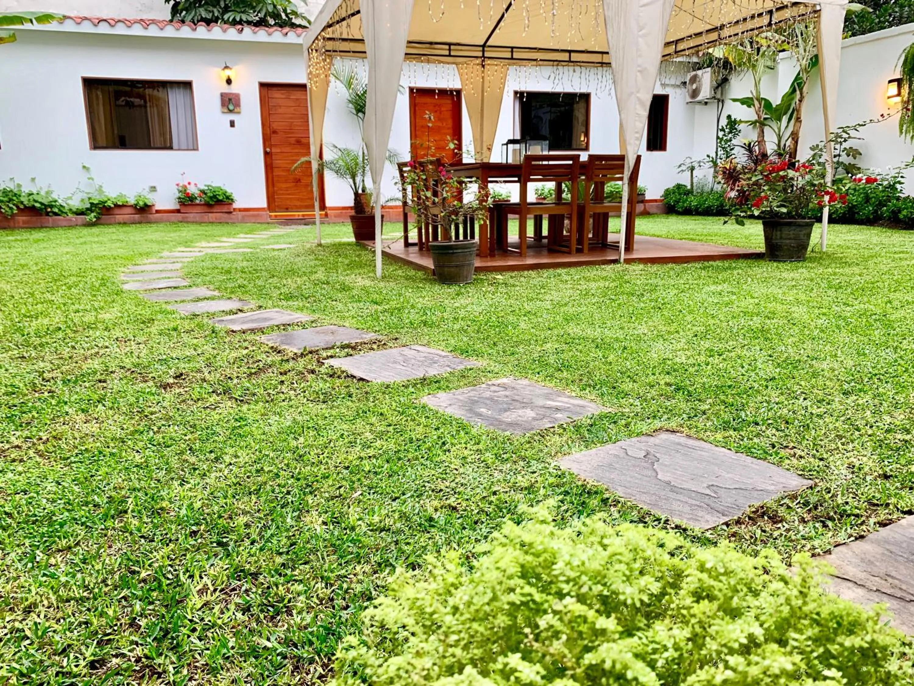 Property building in Casa Bella Boutique Hotel San Isidro