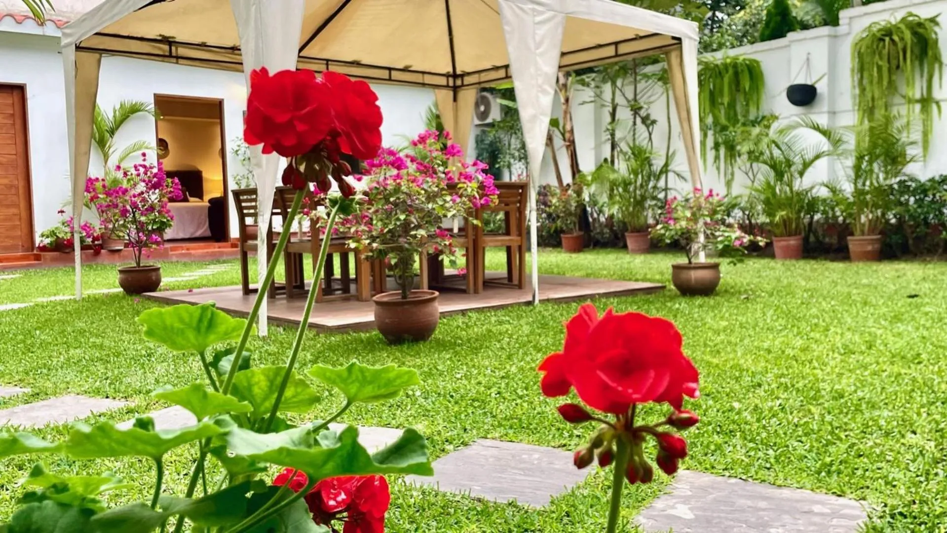 Day in Casa Bella Boutique Hotel San Isidro