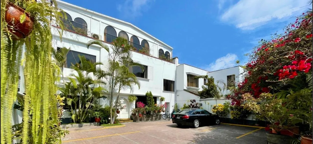 Property building in Casa Bella Boutique Hotel San Isidro