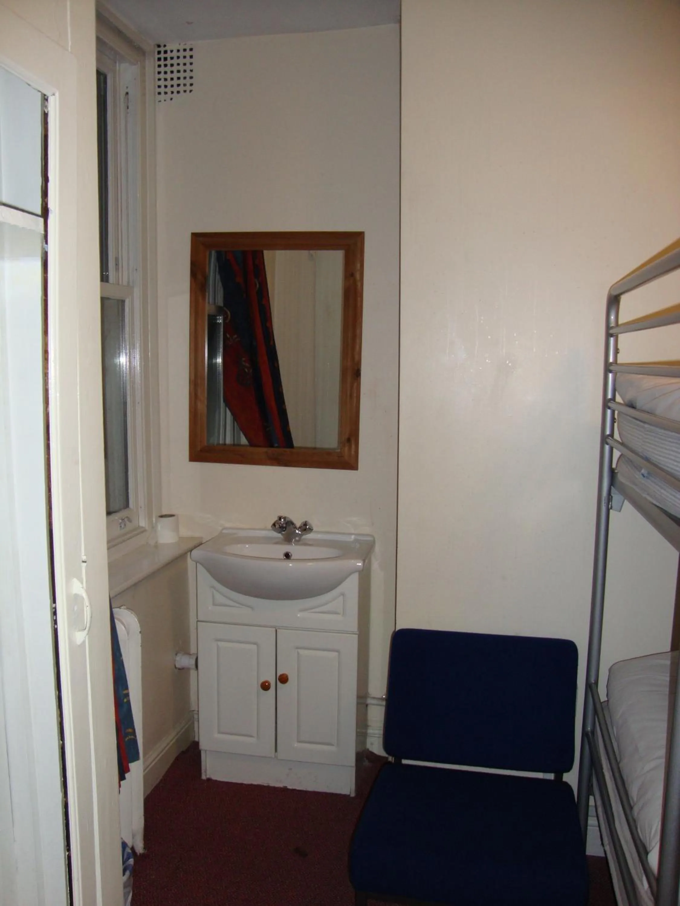 Photo of the whole room, Bathroom in Hotel Strand Continental