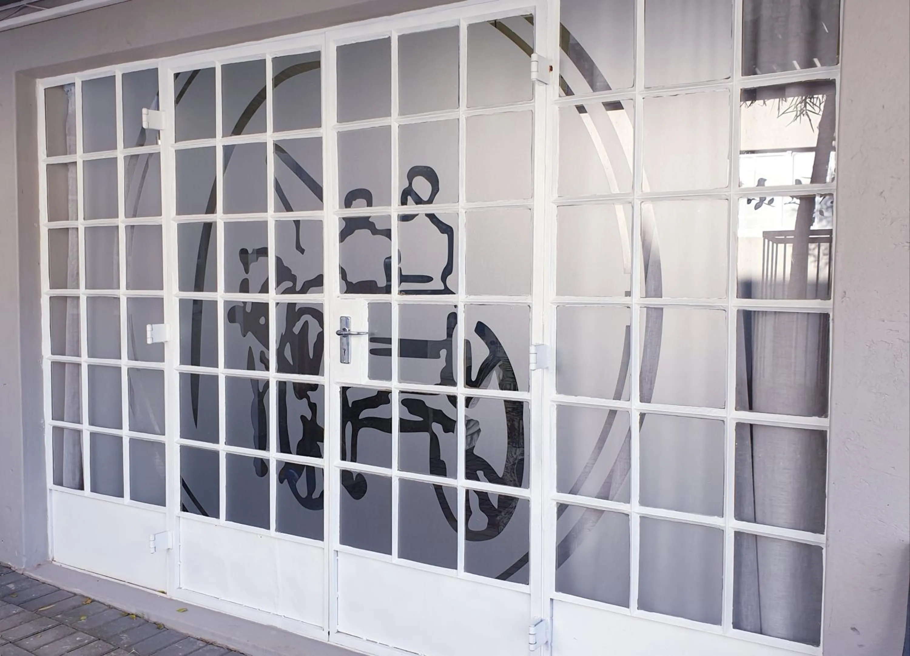 Facade/entrance in Haggards on Hilldrop