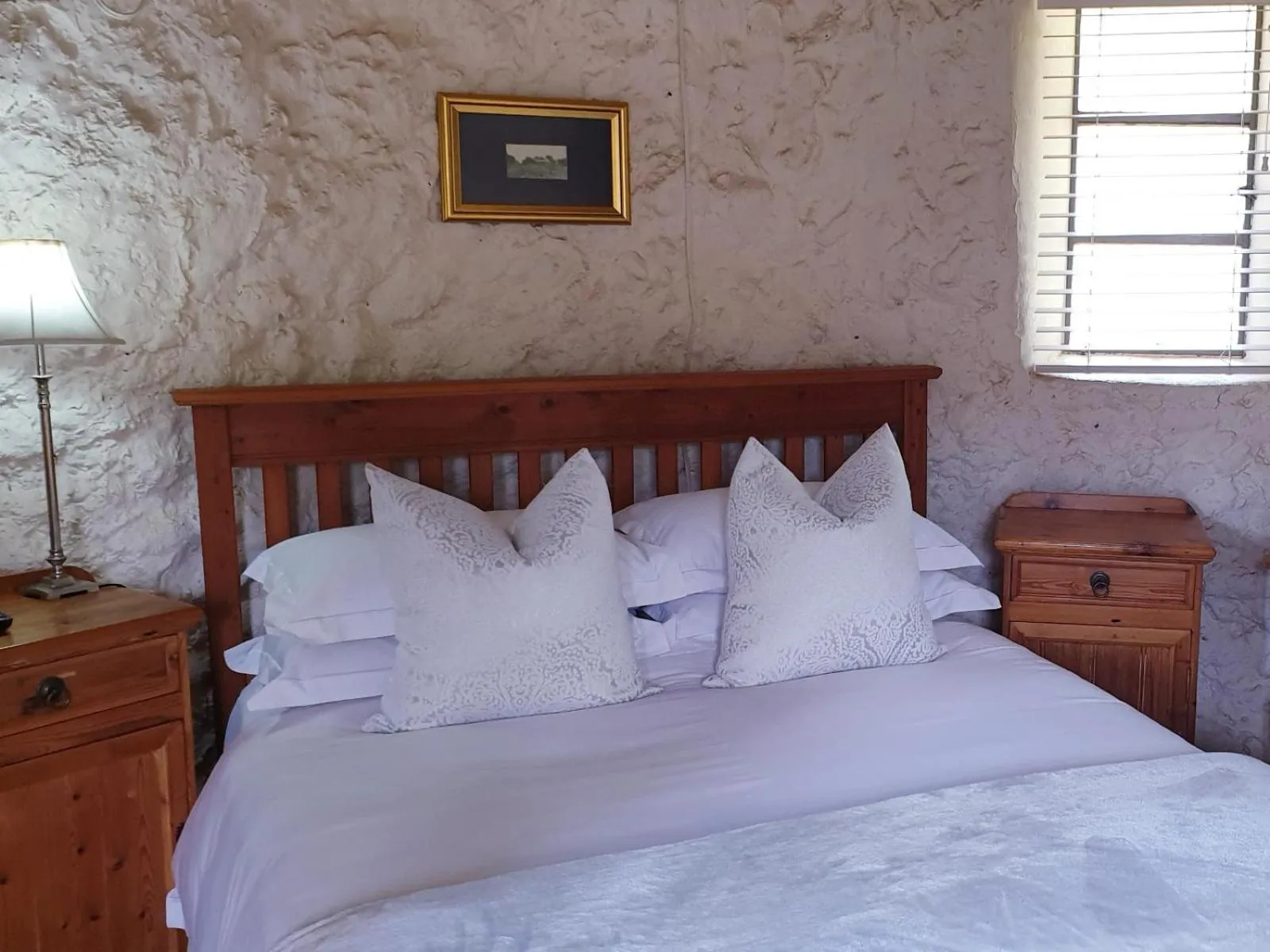 Bedroom, Bed in Haggards on Hilldrop