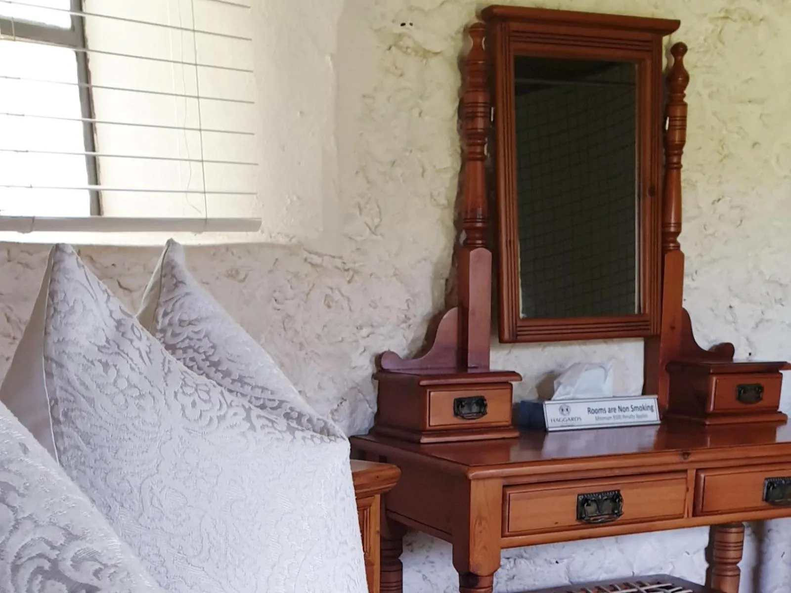 Bedroom, Bed in Haggards on Hilldrop