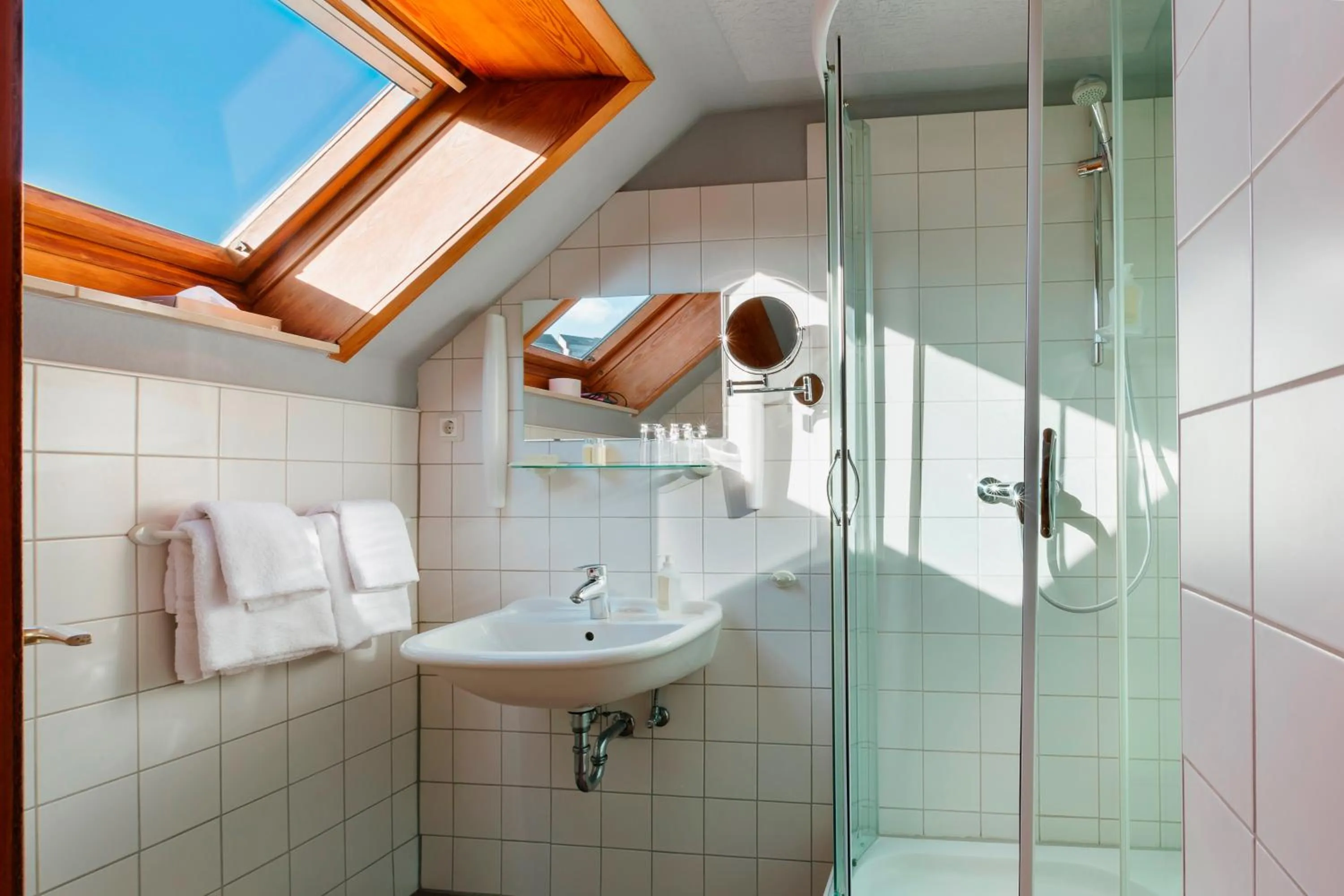 Toilet in Hotel Helgoländer Klassik