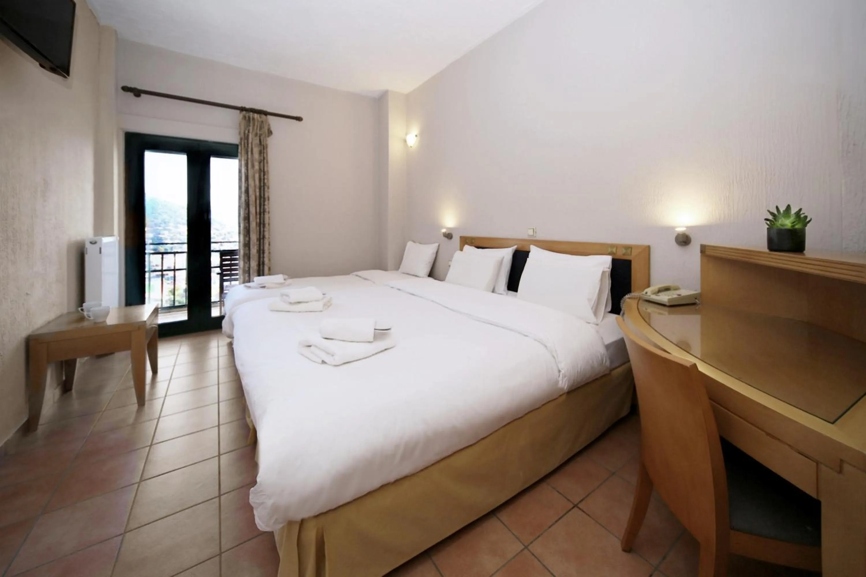 Property building, Bed in Hotel Lecadin