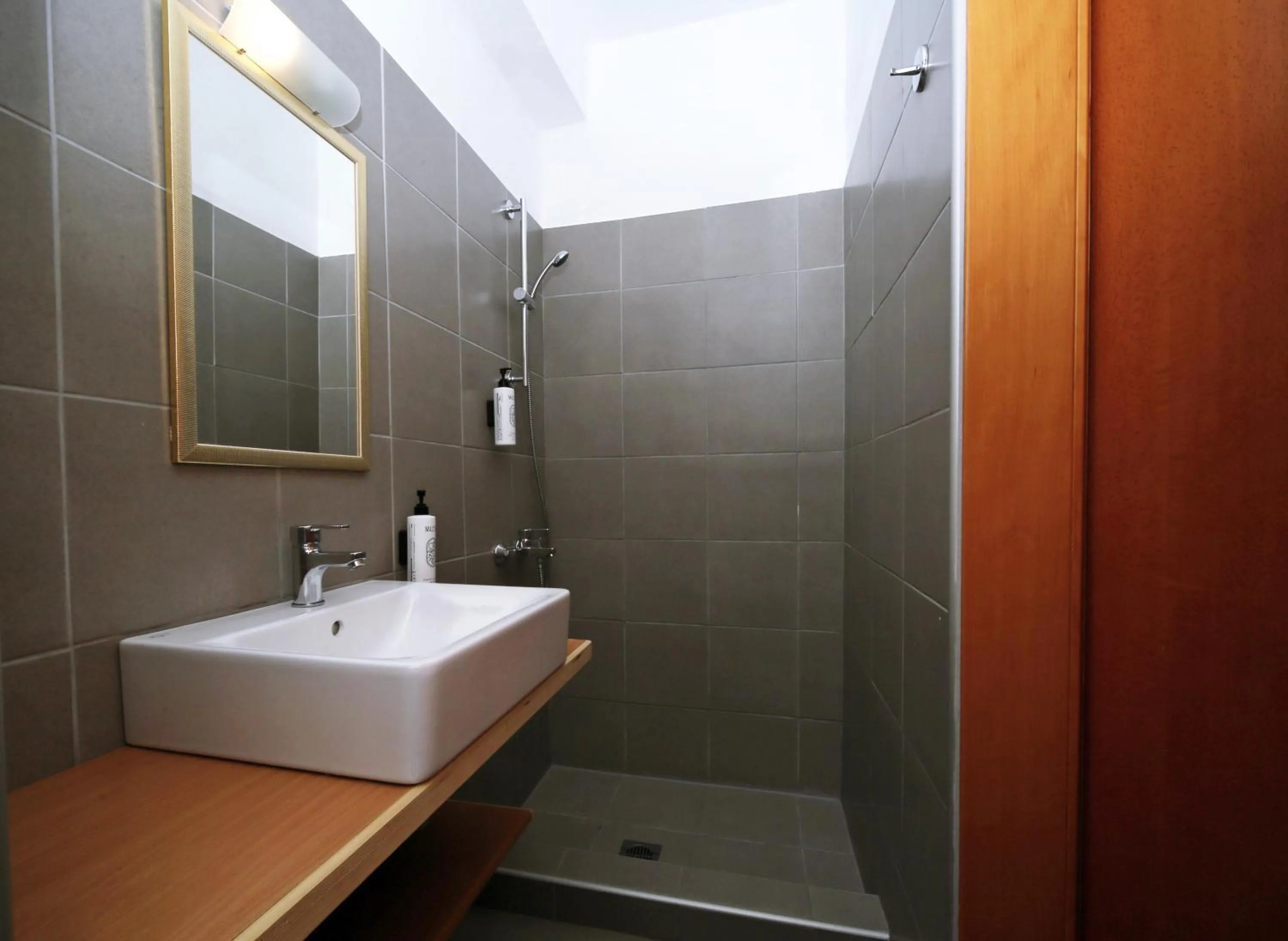 Property building in Hotel Lecadin