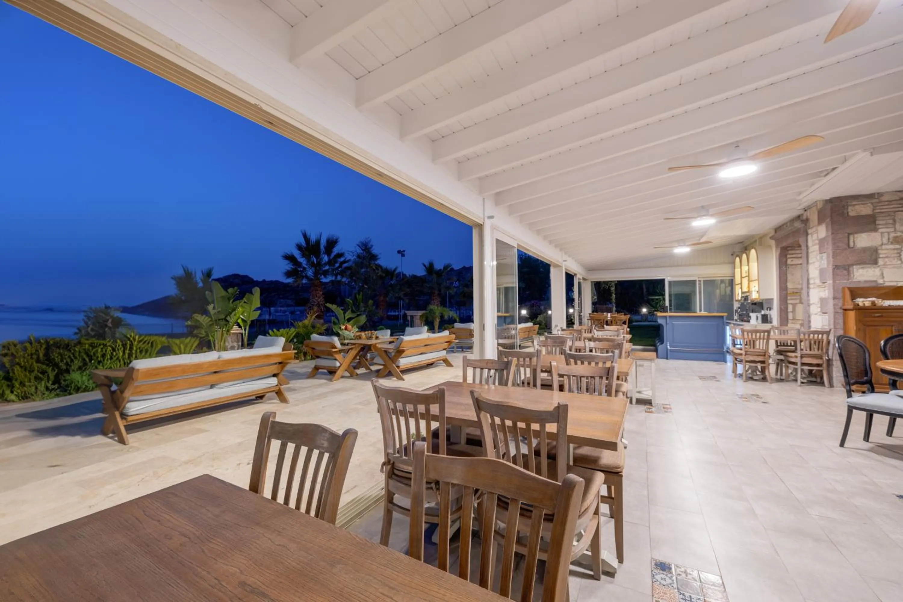 Seating area in Navalia Hotel