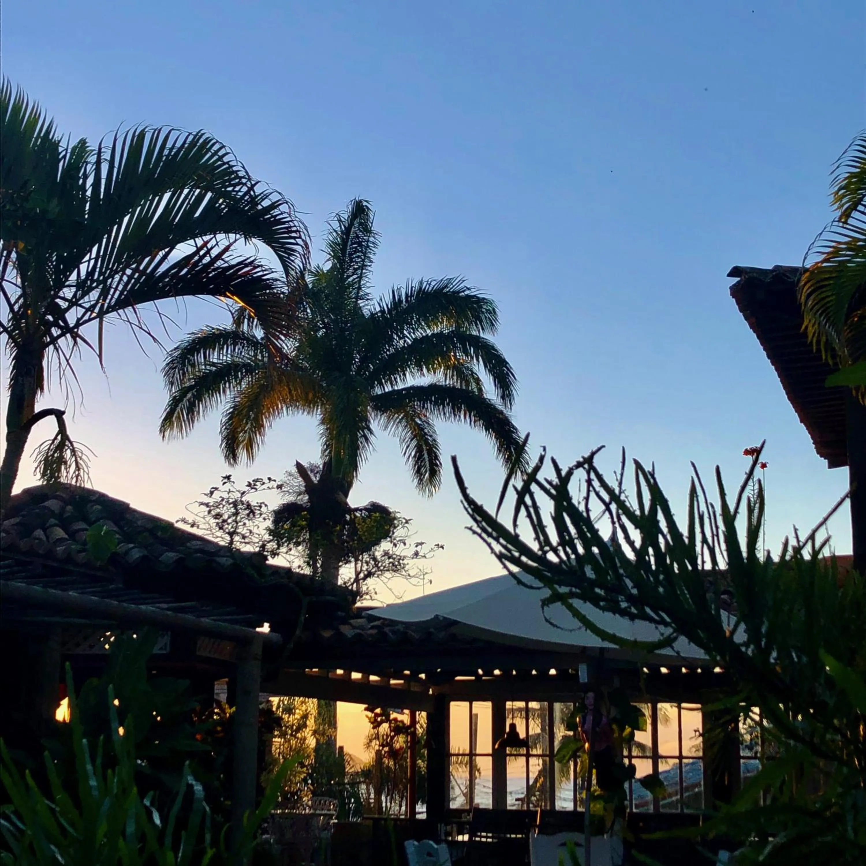 Restaurant/places to eat in Pousada Vila do Mar