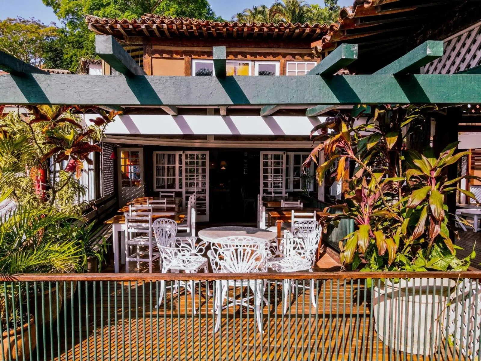 Restaurant/places to eat in Pousada Vila do Mar