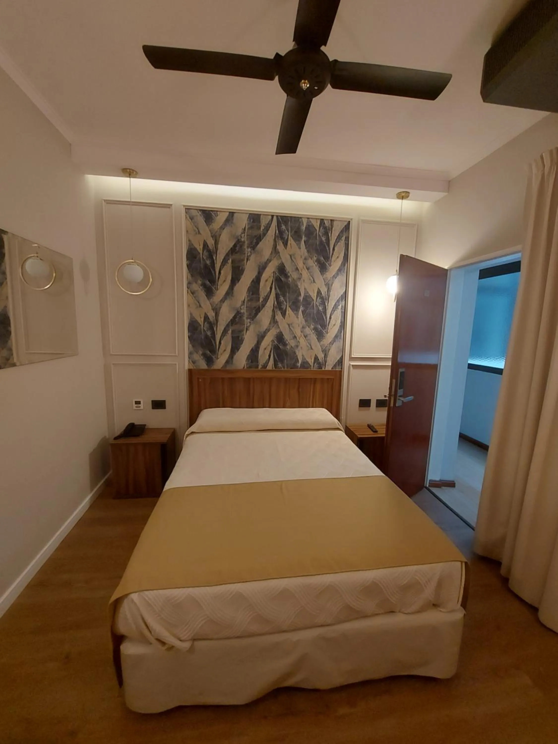 Photo of the whole room, Bed in Hotel Internacional