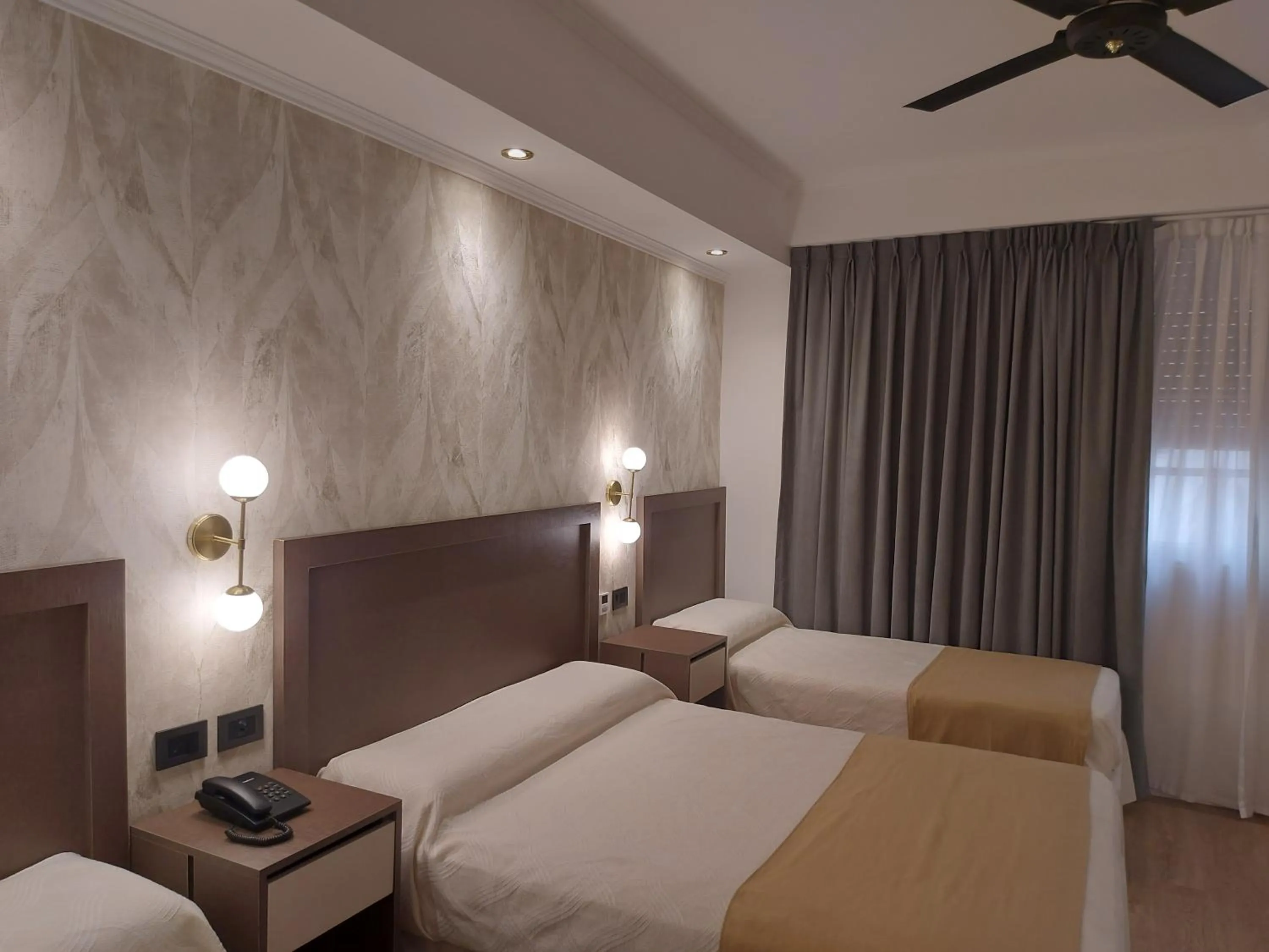 Photo of the whole room, Bed in Hotel Internacional