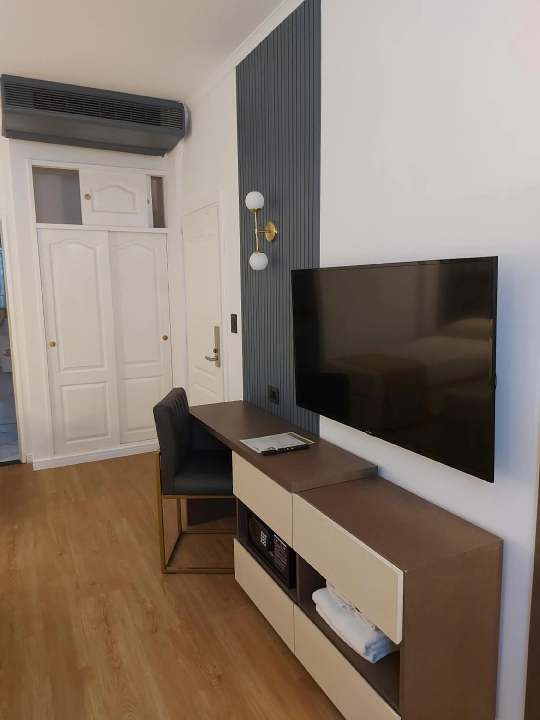 TV and multimedia in Hotel Internacional