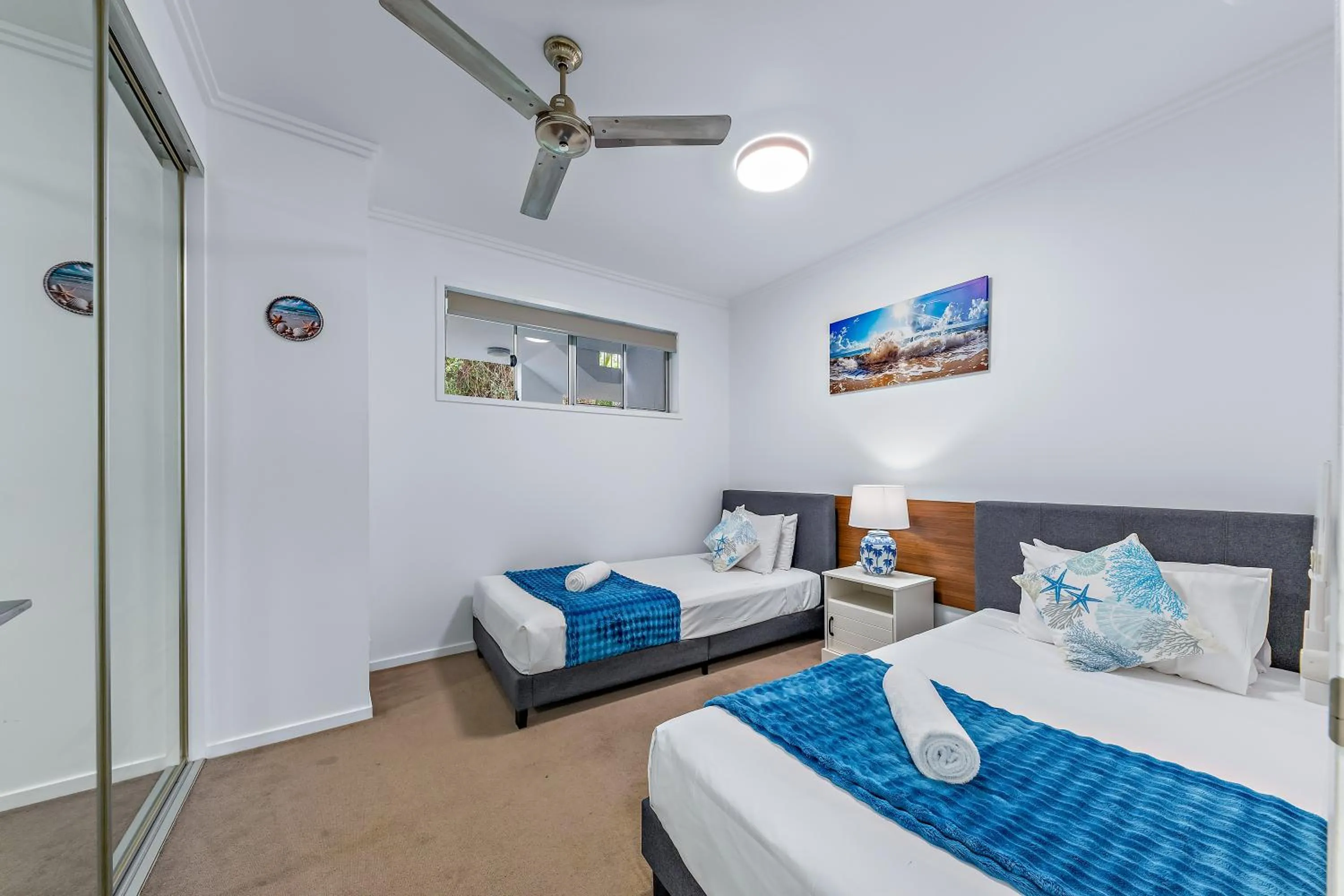 Bed in Airlie Summit Apartments