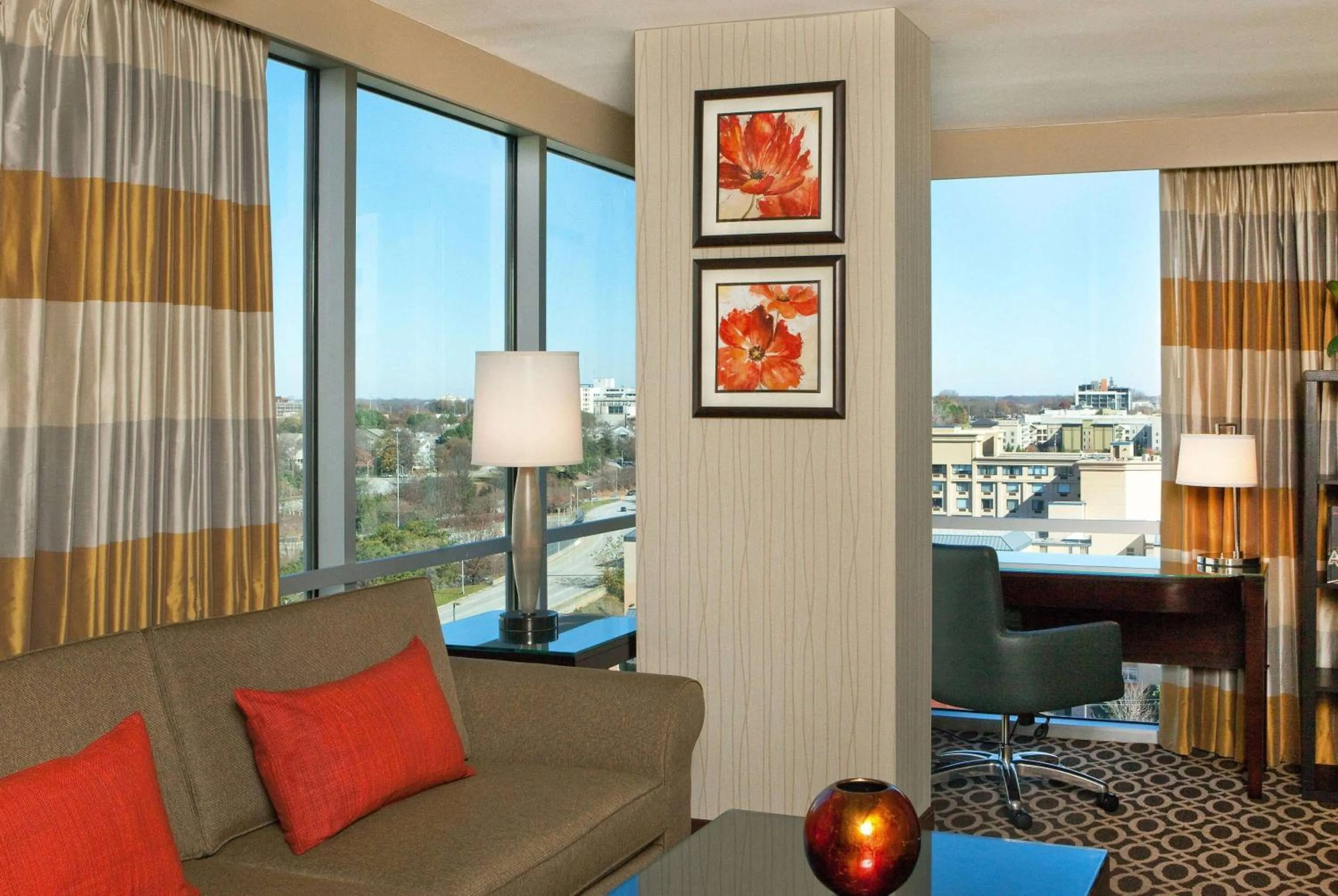 Photo of the whole room in Courtland Grand Hotel, Trademark Collection by Wyndham