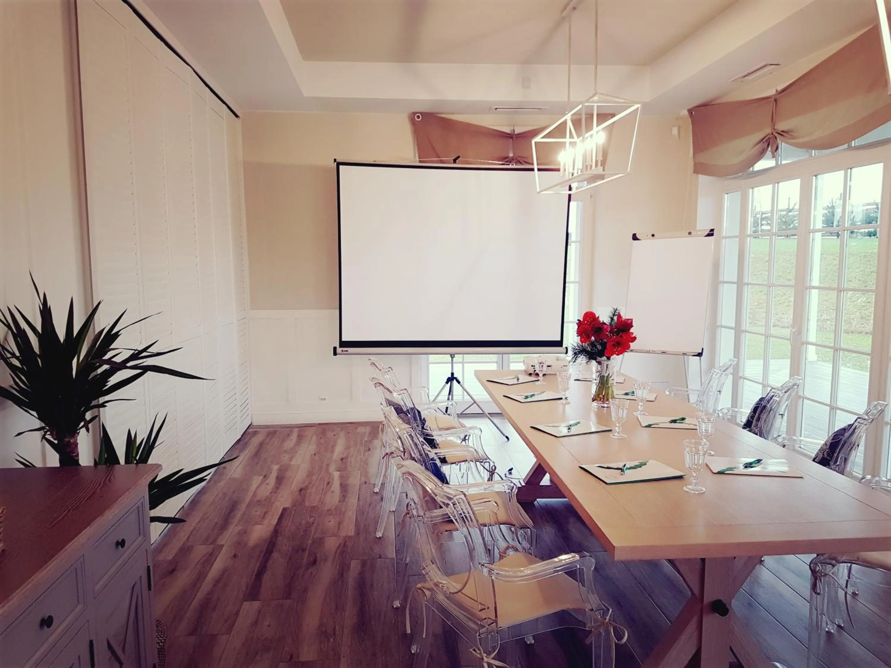 Meeting/conference room in Rezydencja Miętowe Wzgórza Mansion House