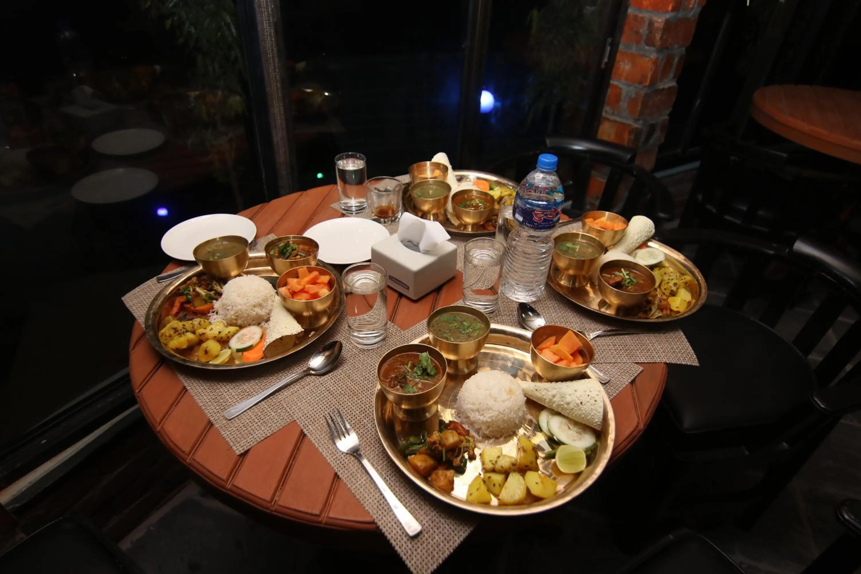 Restaurant/places to eat in Rock Garden Resort