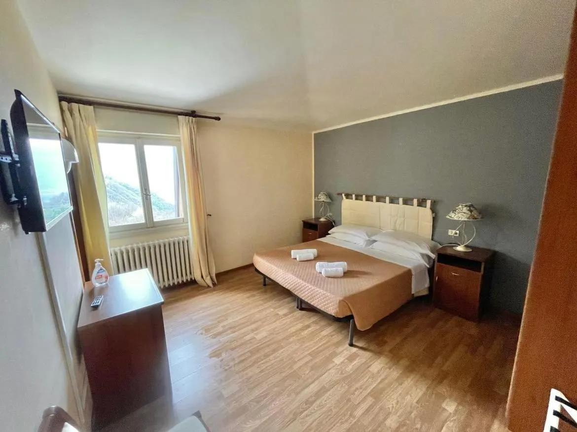 Bed in Hotel Ristorante La Sorgente