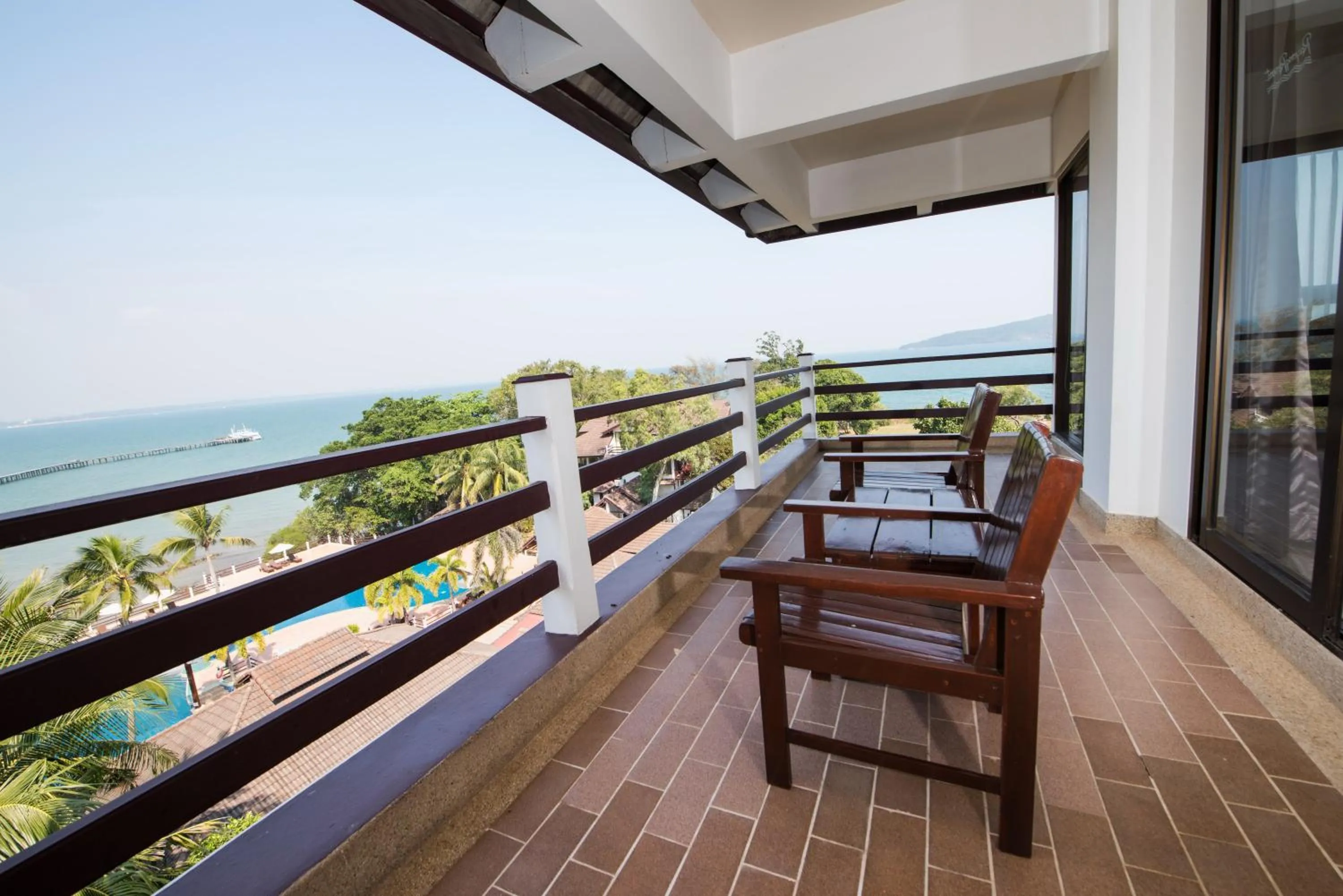 Rayong Resort Hotel โรงแรมระยองรีสอร์ท