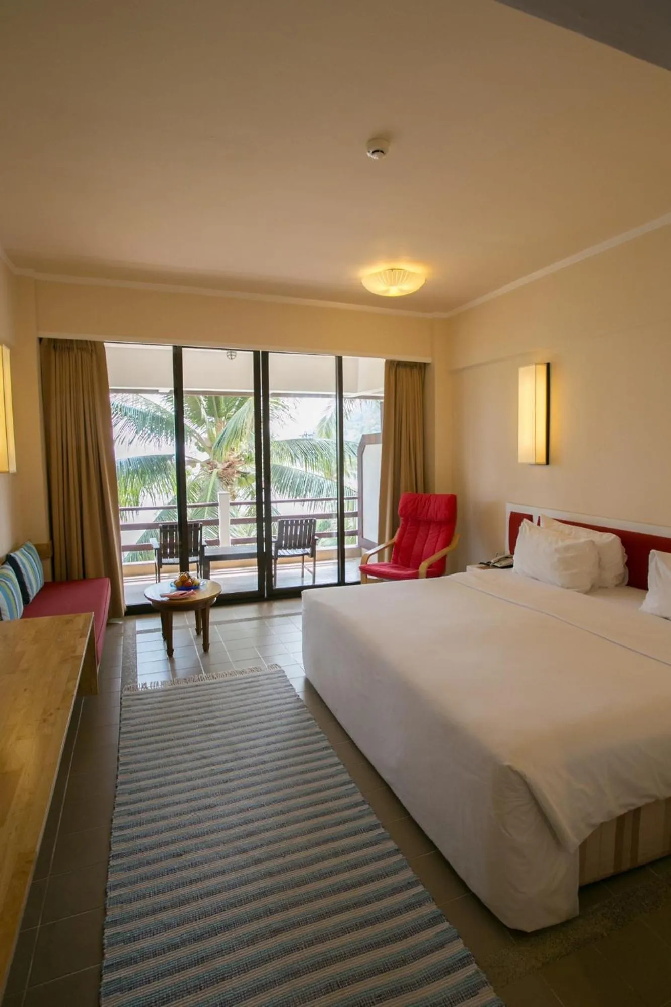 Bedroom, Bed in Rayong Resort Hotel โรงแรมระยองรีสอร์ท