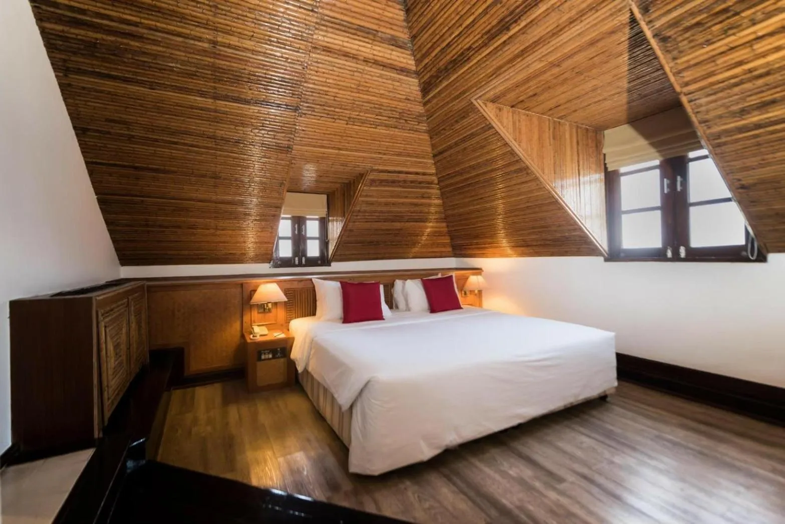 Bedroom, Bed in Rayong Resort Hotel โรงแรมระยองรีสอร์ท