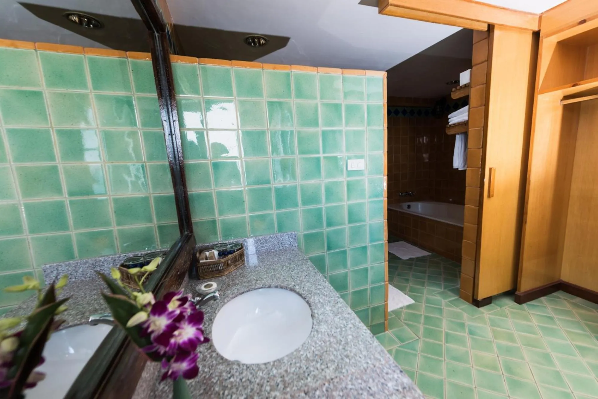 Rayong Resort Hotel โรงแรมระยองรีสอร์ท