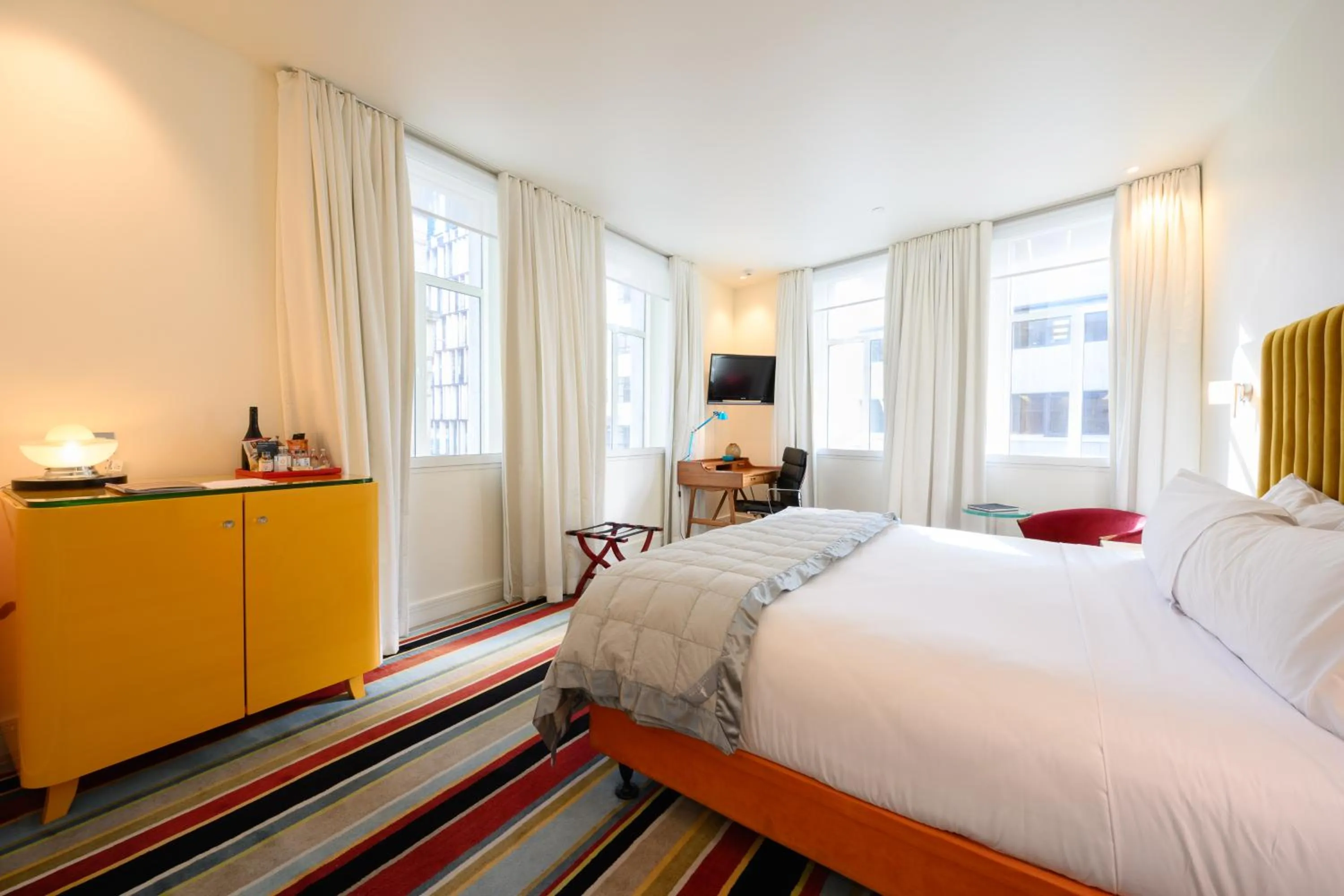 Photo of the whole room, Bed in Hotel DeBrett