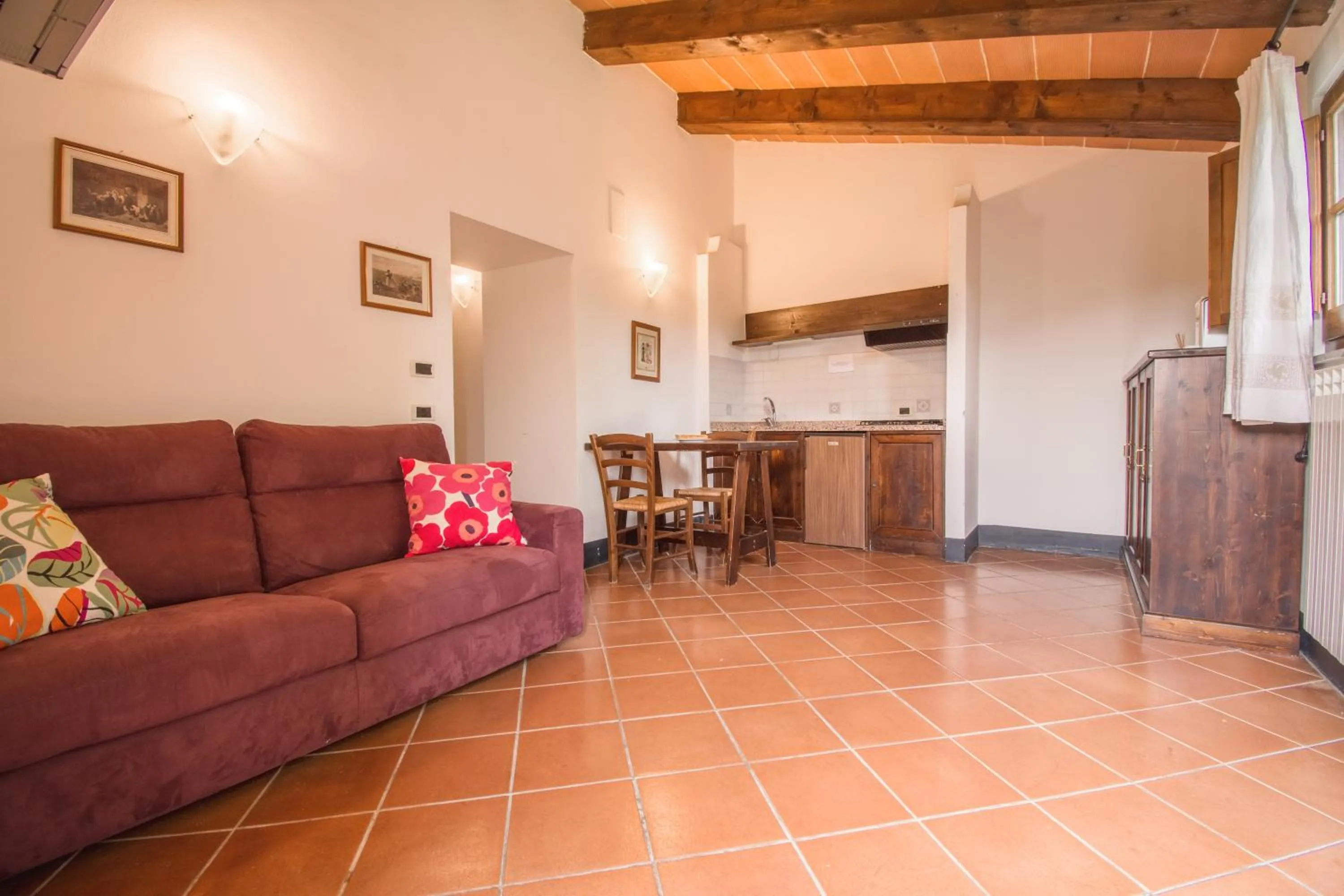 Kitchen or kitchenette in Casa Vacanze Vecchio Granaio