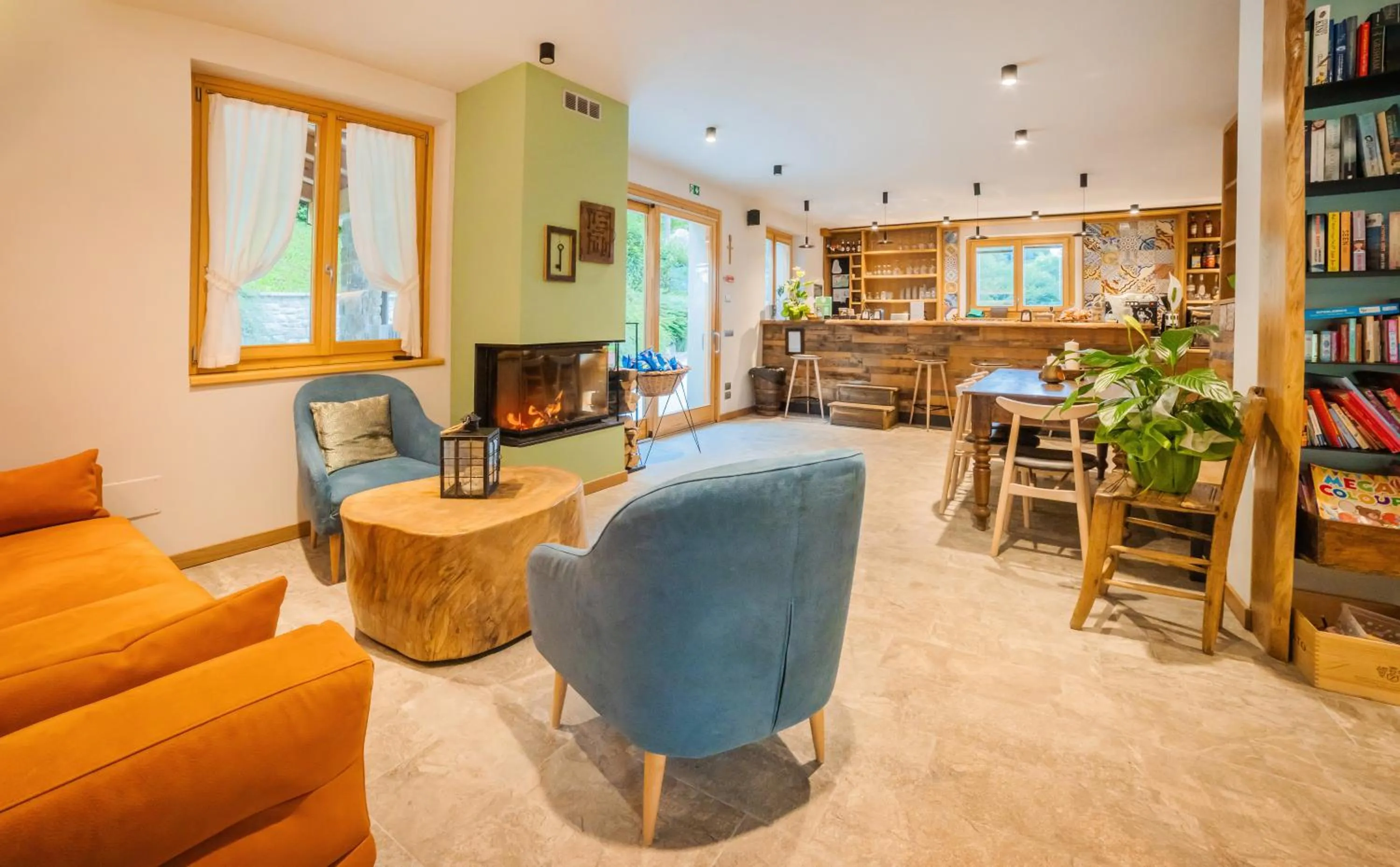 Lounge or bar in La Fontanina