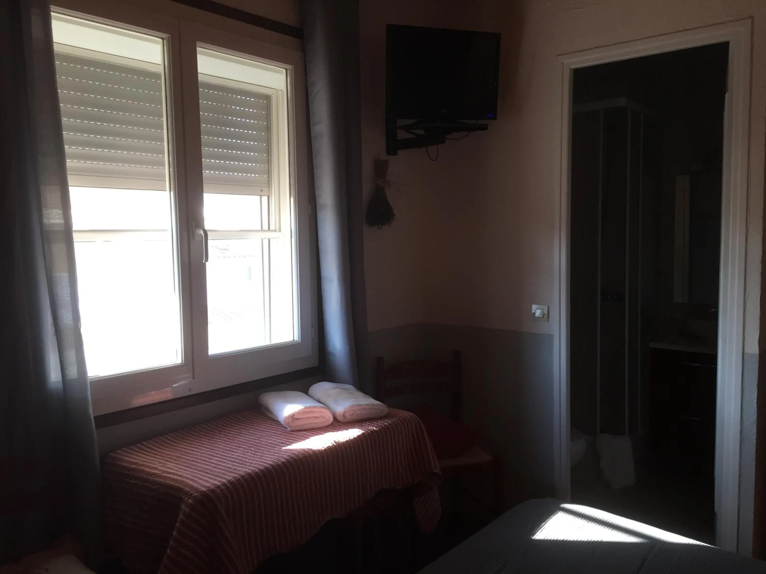 Bed in Hotel Le Méditérranée